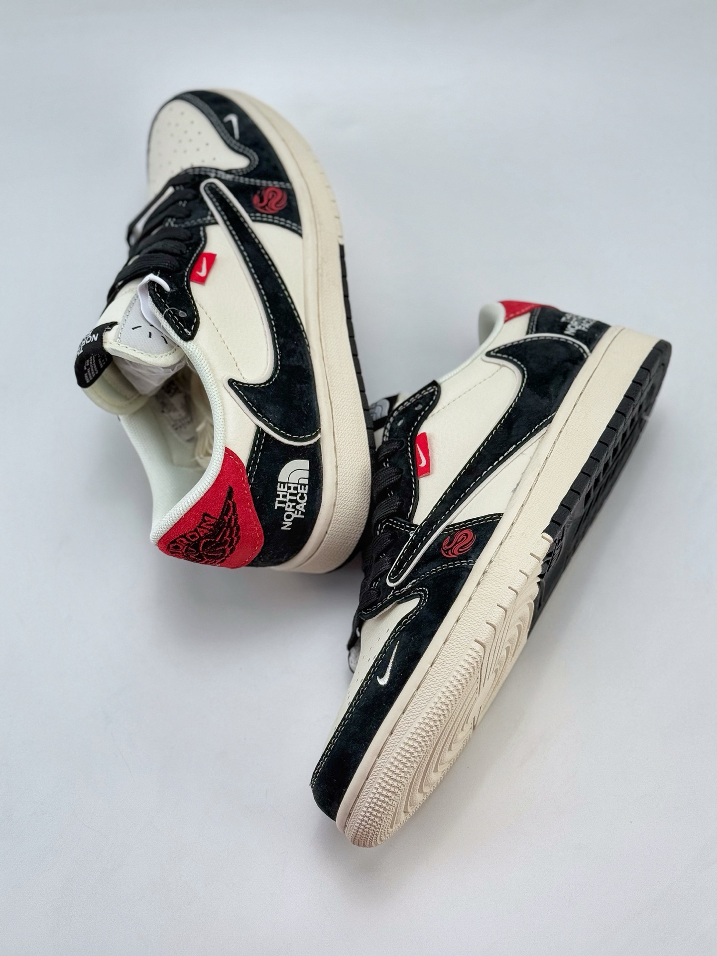 Travis Scott x Nike Air Jordan 1 Low x The North Face Air Jordan 1 Low 反转白黑小钩翻毛倒钩  SJ2068-146