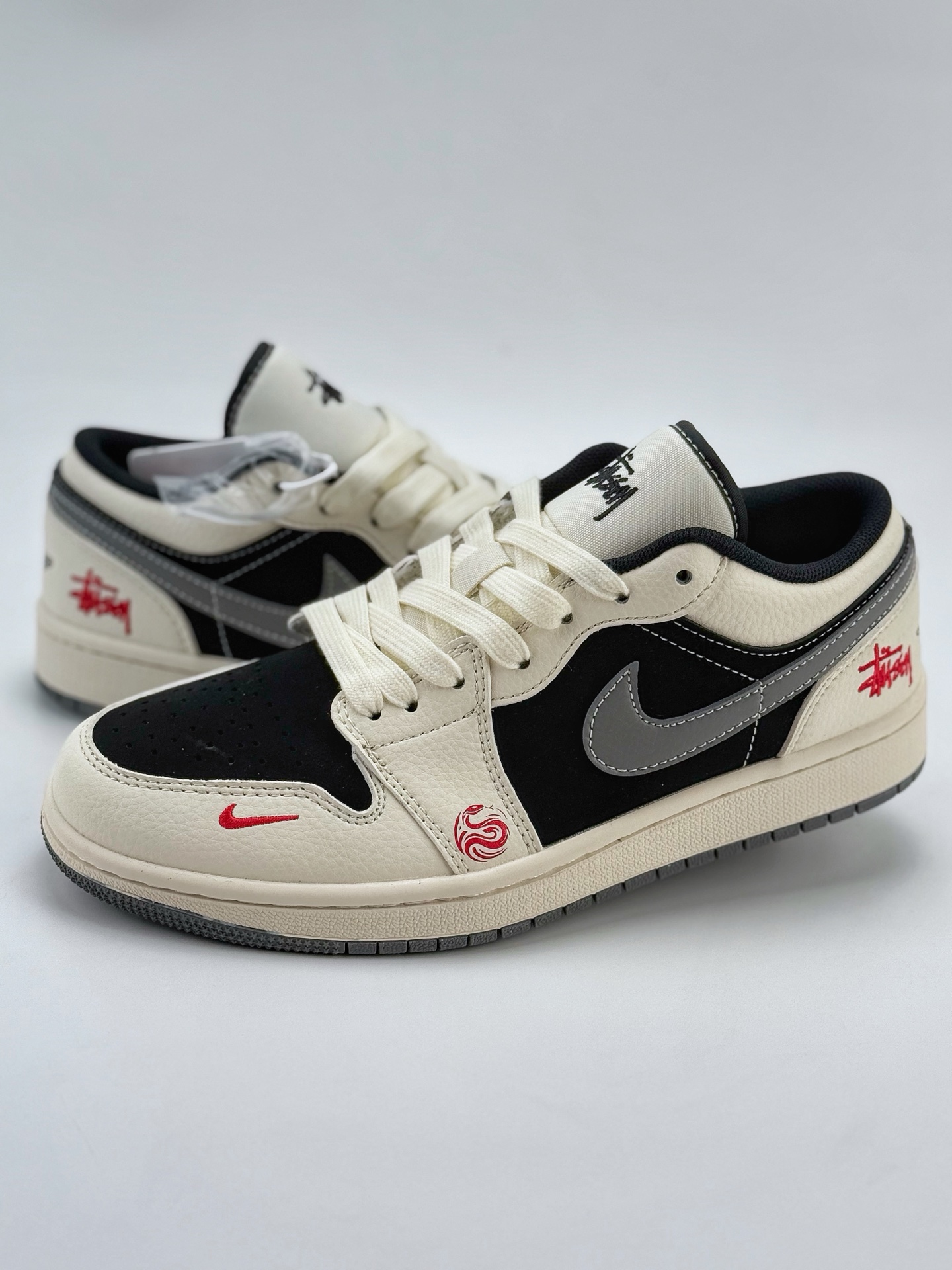Air Jordan 1 Retro Low x Stussy 白黑小钩满天星  XX3318-509