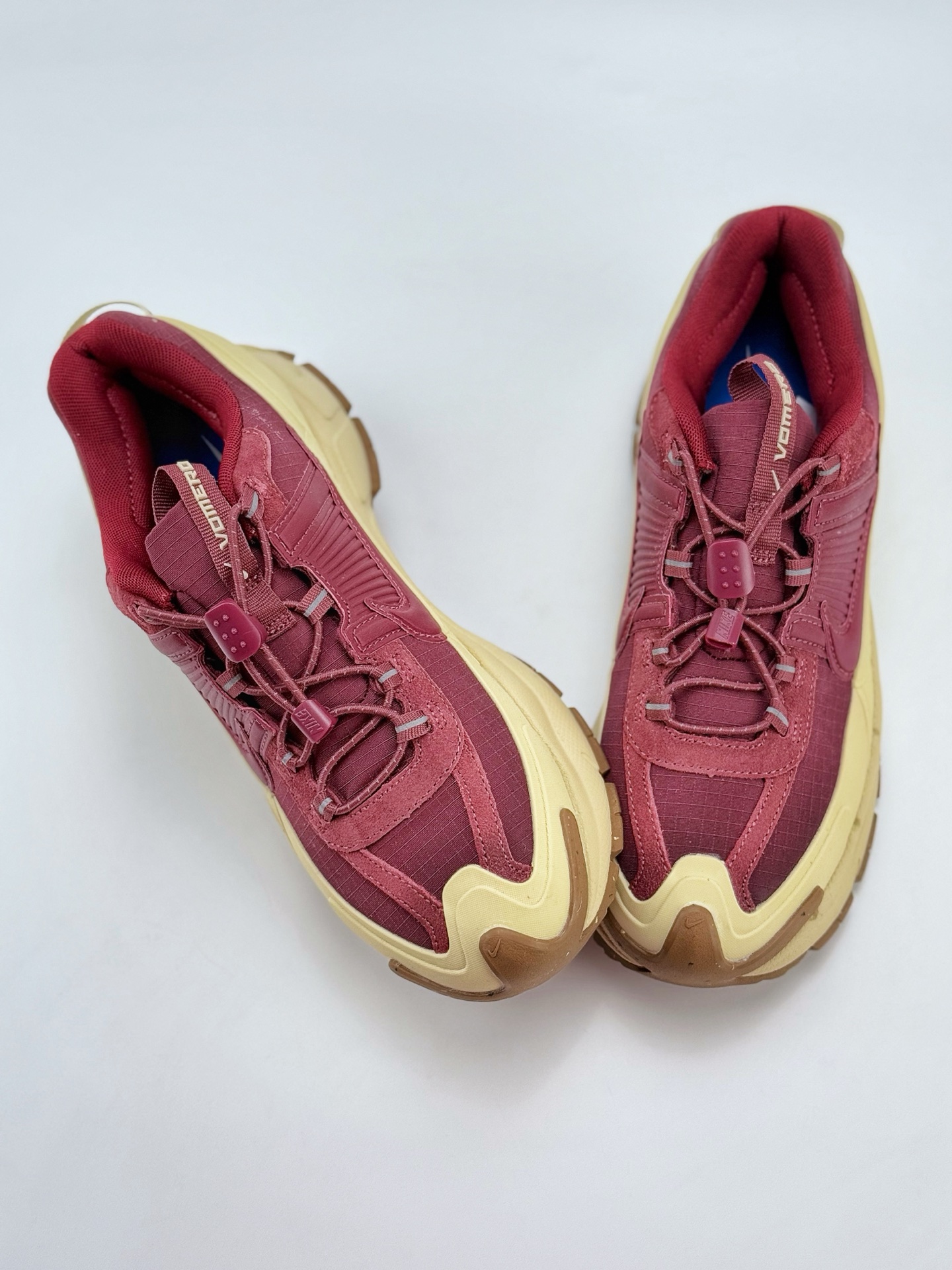 Nike Air Zoom Vomero 5 Roam 棕红 登月5代回弹缓震跑步鞋  HQ2181-700