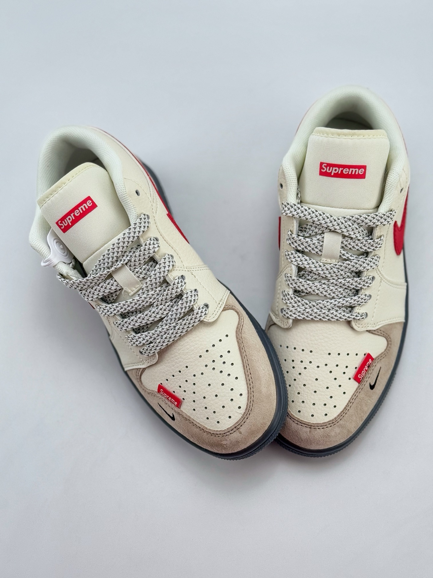 Nike SB Dunk Low x Hello Kitty/凯蒂猫 米黄小钩满天星  XF8698-037
