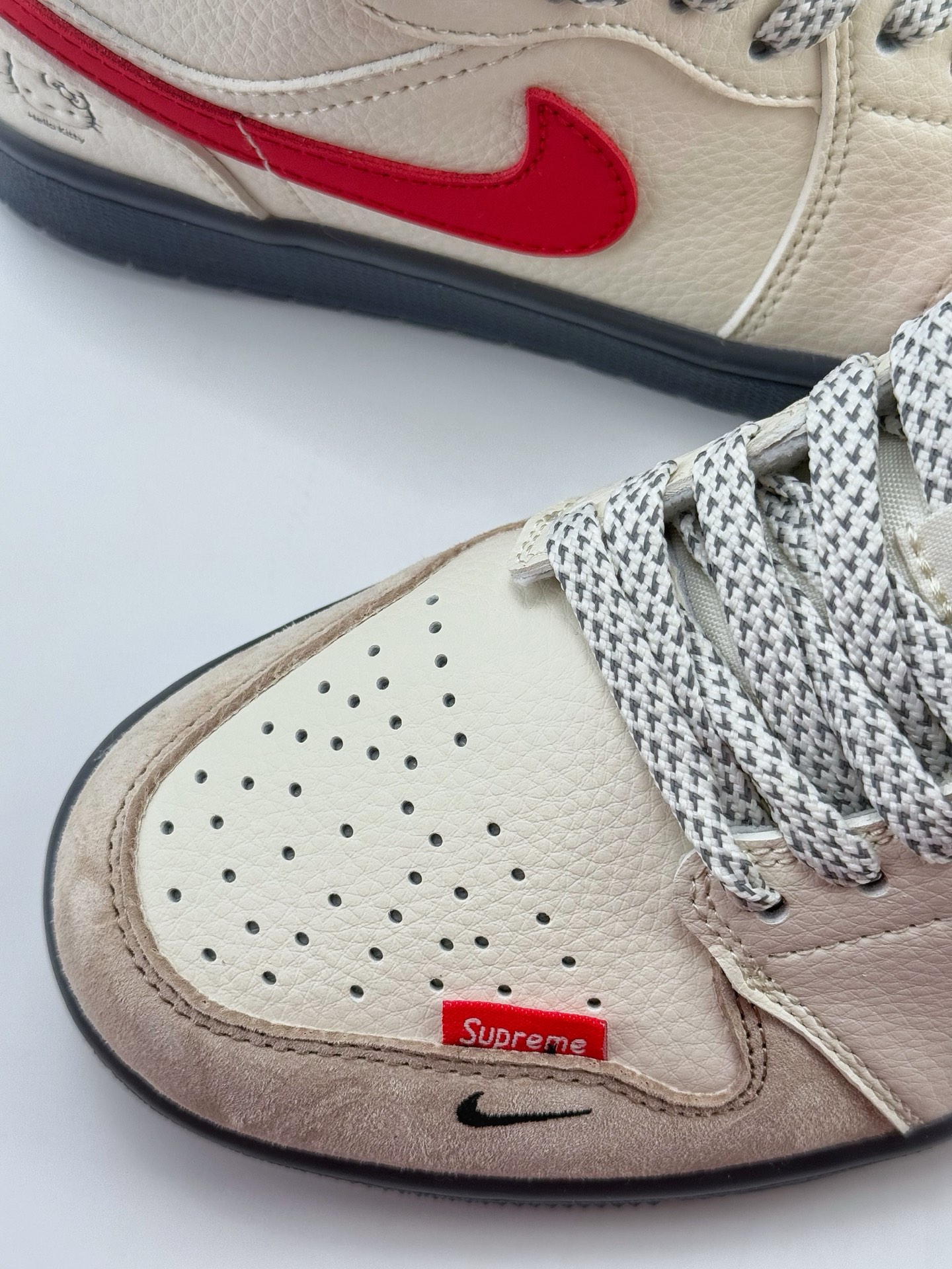 Nike SB Dunk Low x Hello Kitty/凯蒂猫 米黄小钩满天星  XF8698-037