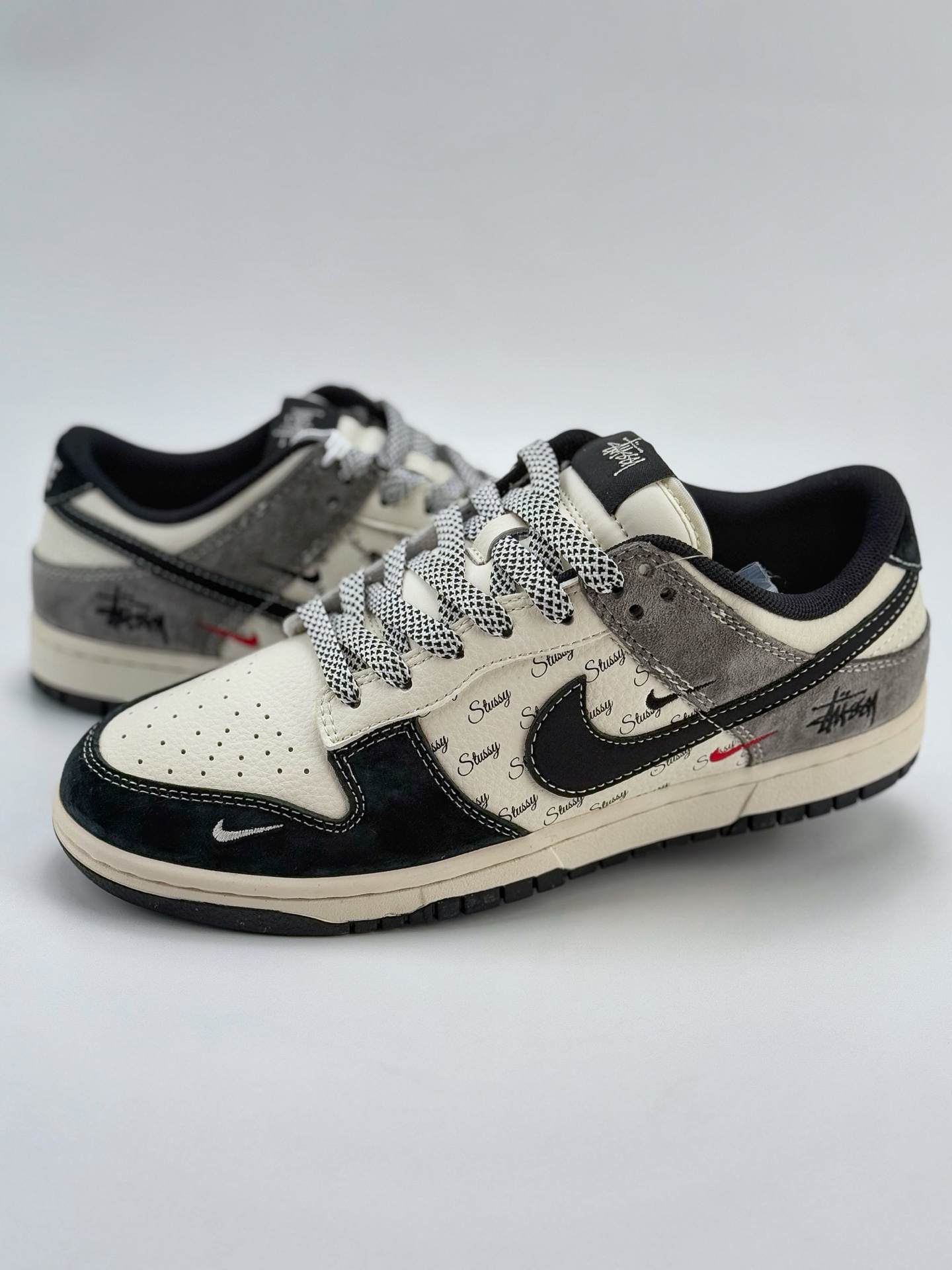 Nike SB Dunk Low x Stussy 蛇年限定 白黑灰三小钩满天星 XF8698-039