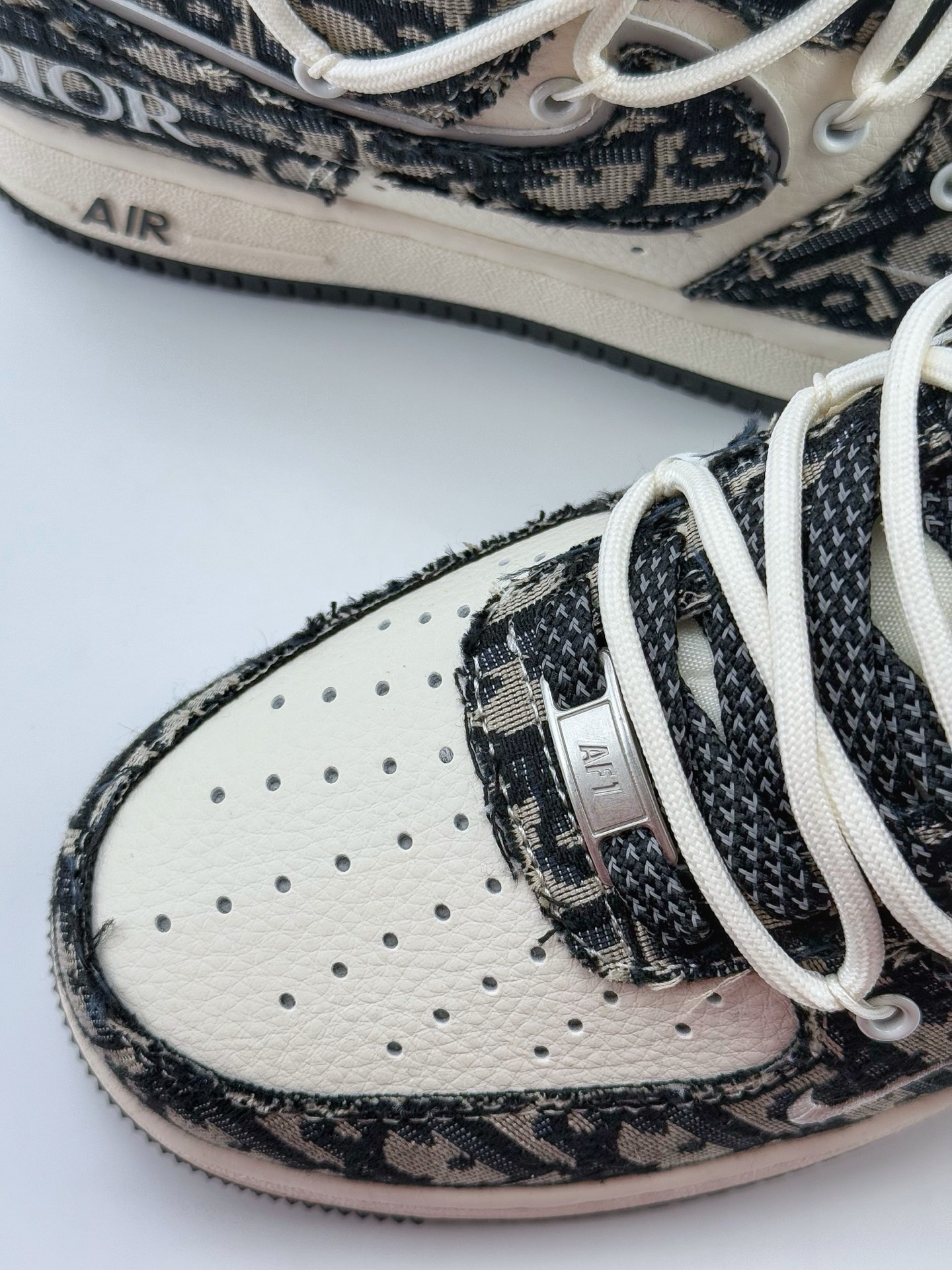 Nike Air Force 1 Low 07 x DIOR 白黑小钩绑带 SJ1198-106