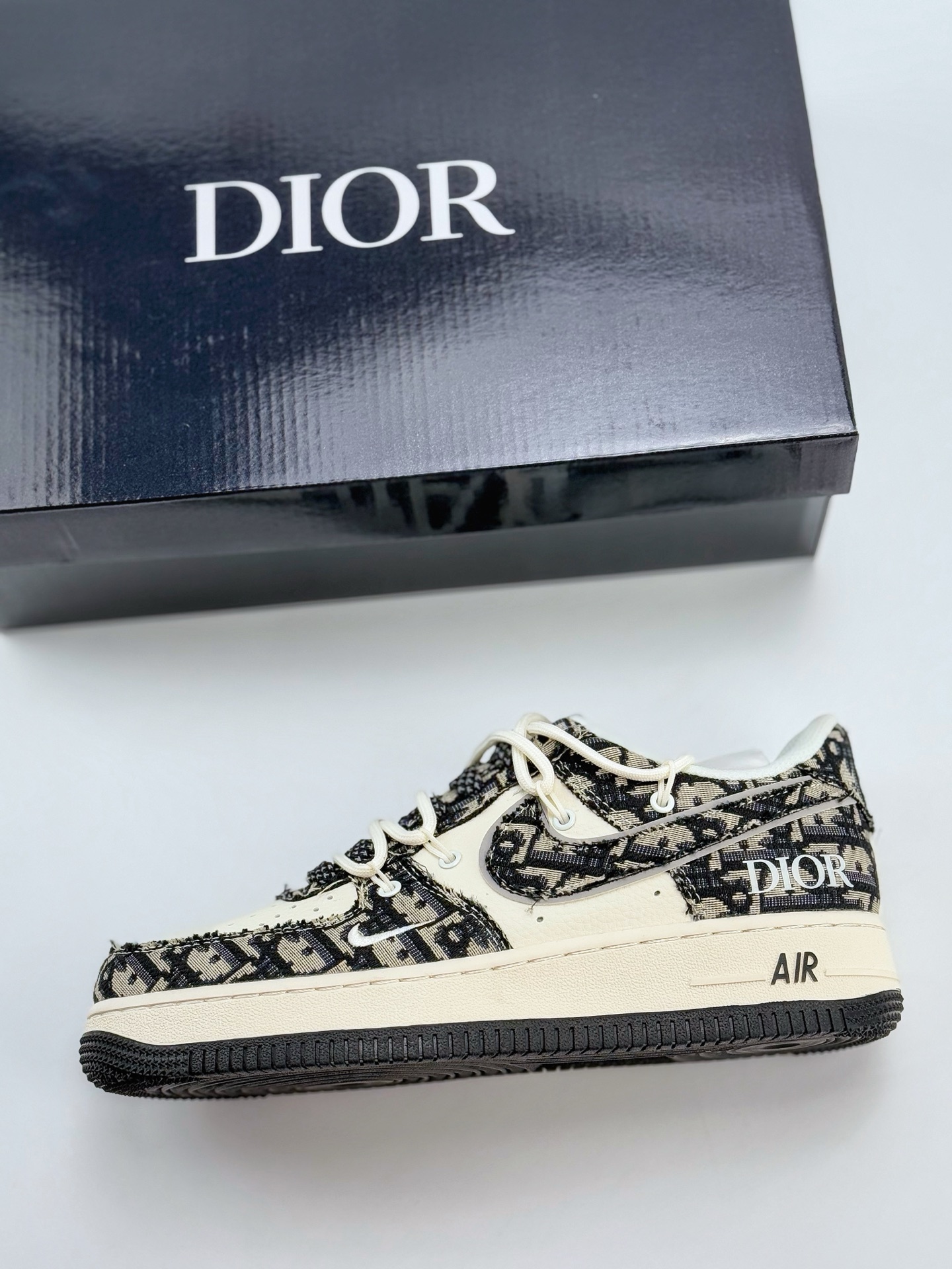Nike Air Force 1 Low 07 x DIOR 白黑小钩绑带 SJ1198-106
