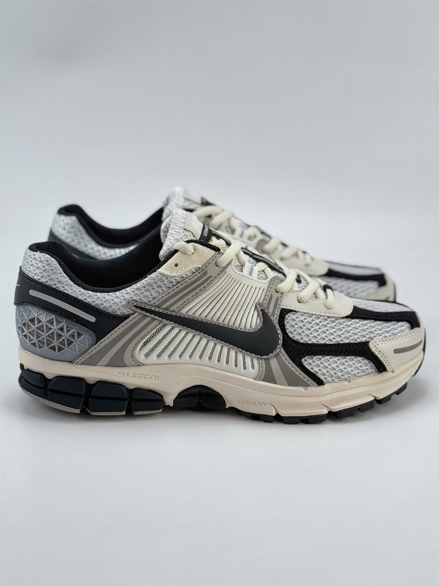 NIKE ZOOM Vomero 5 SP 复古风潮 网面透气运动鞋  HQ1182-001