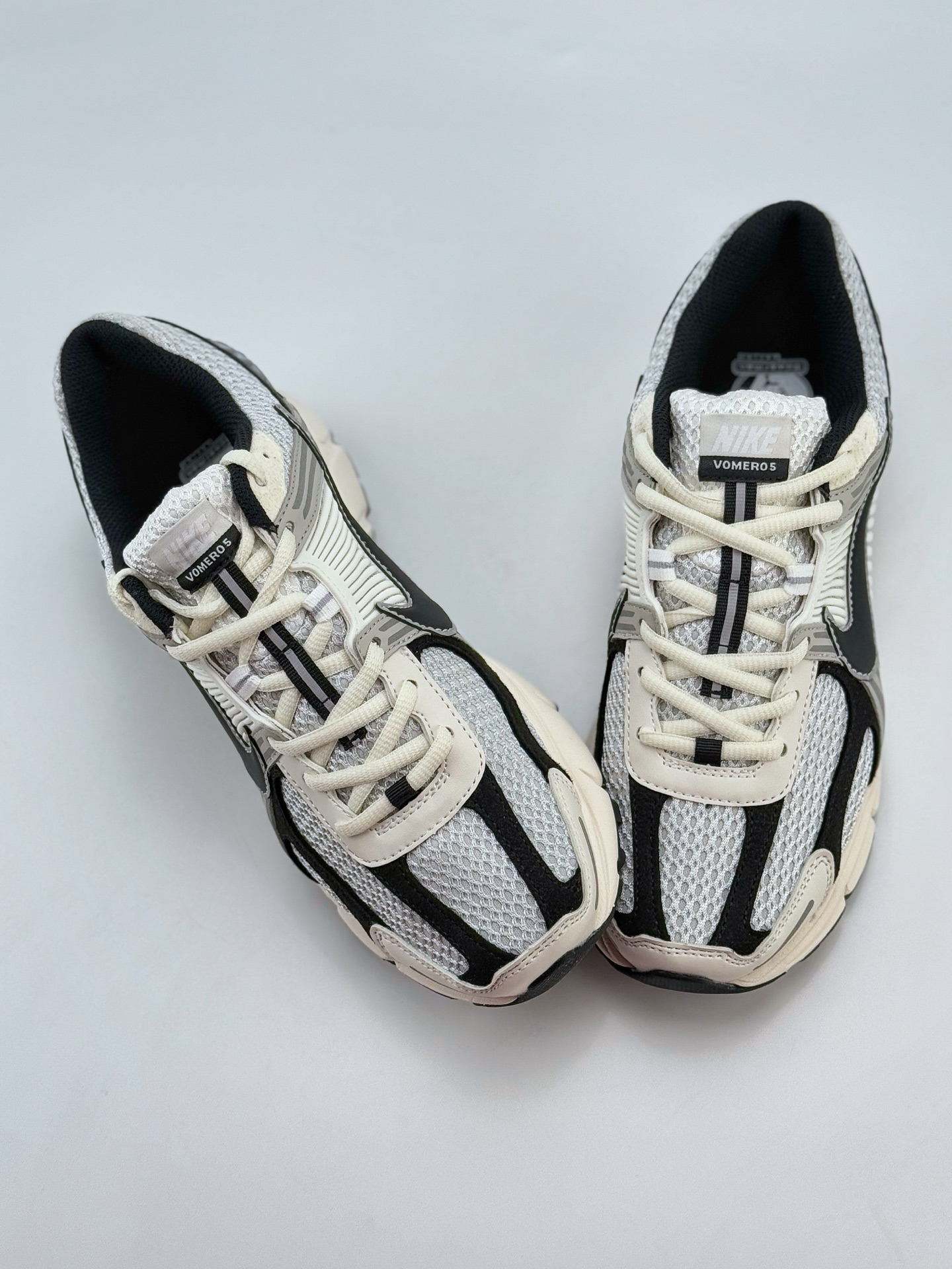 NIKE ZOOM Vomero 5 SP 复古风潮 网面透气运动鞋  HQ1182-001