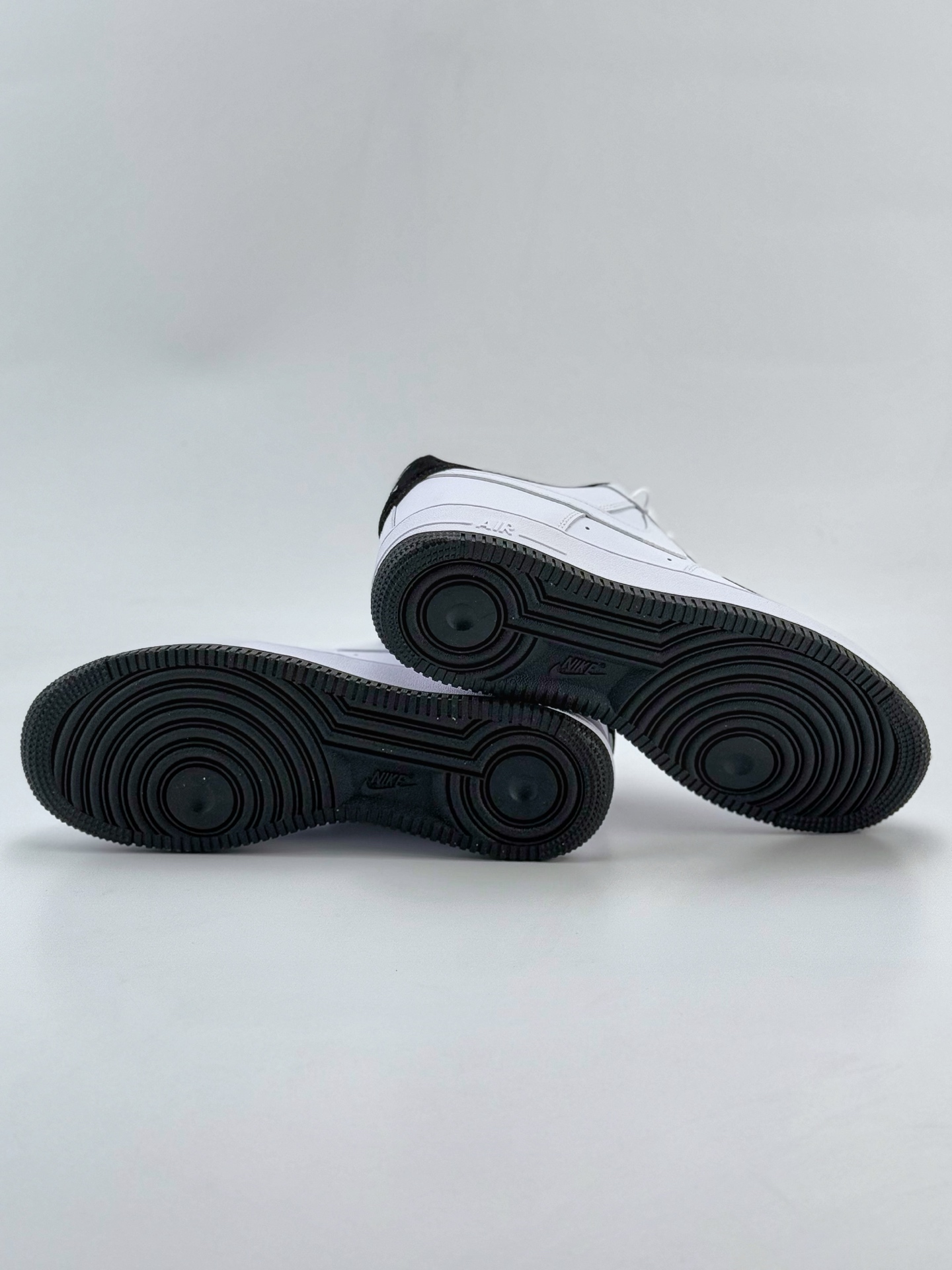 Nike Air Force 1 Low 07 白黑小钩  HM9483-101