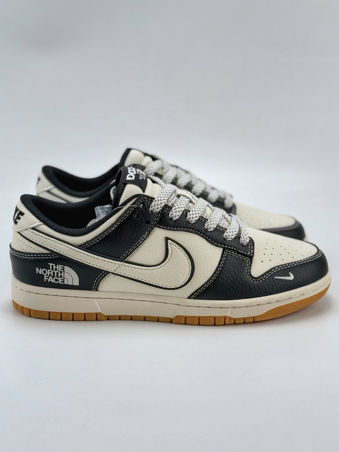 Nike SB Dunk Low x The North Face 白黑小钩满天星  XX3168-119