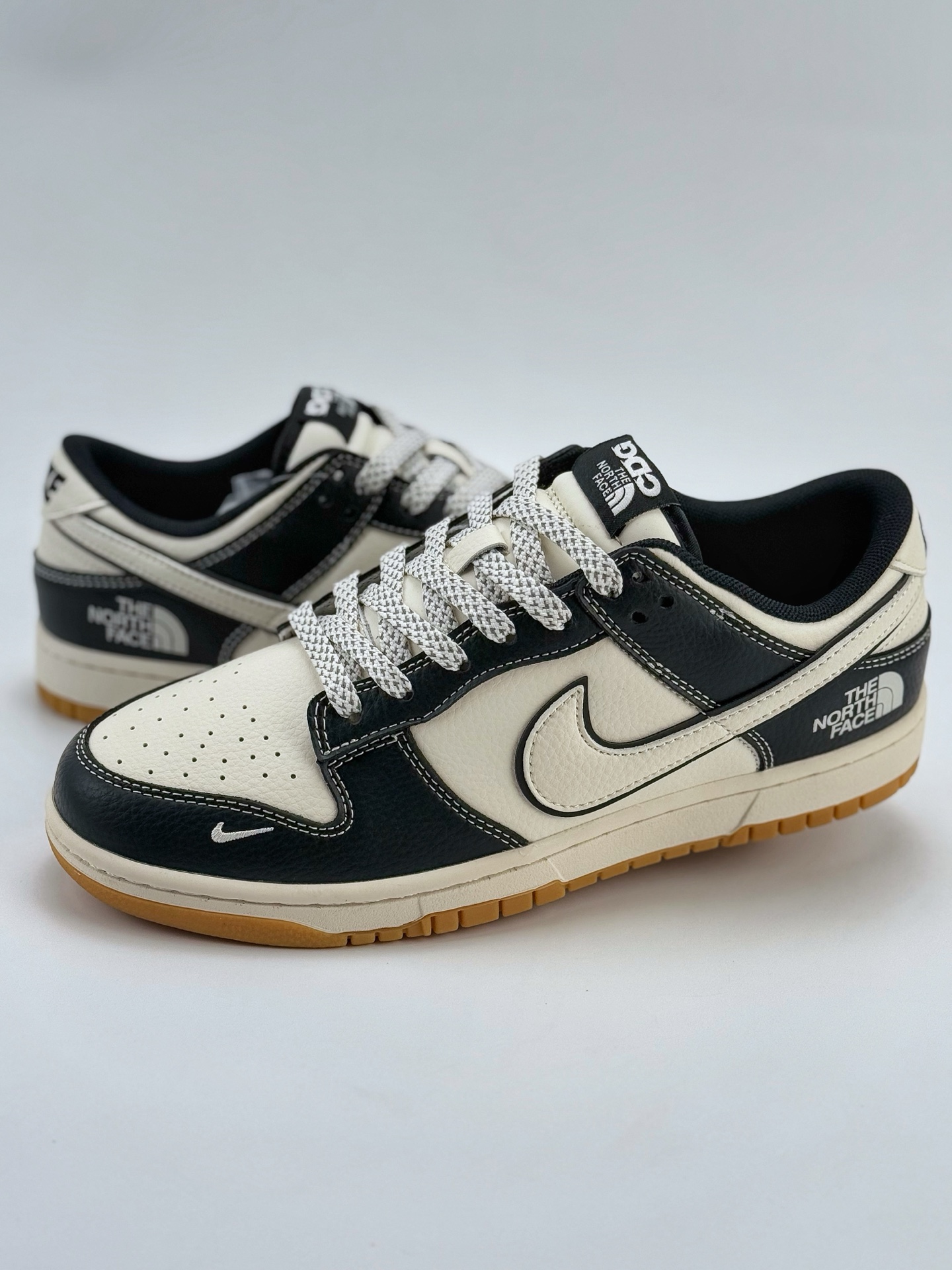 Nike SB Dunk Low x The North Face 白黑小钩满天星  XX3168-119