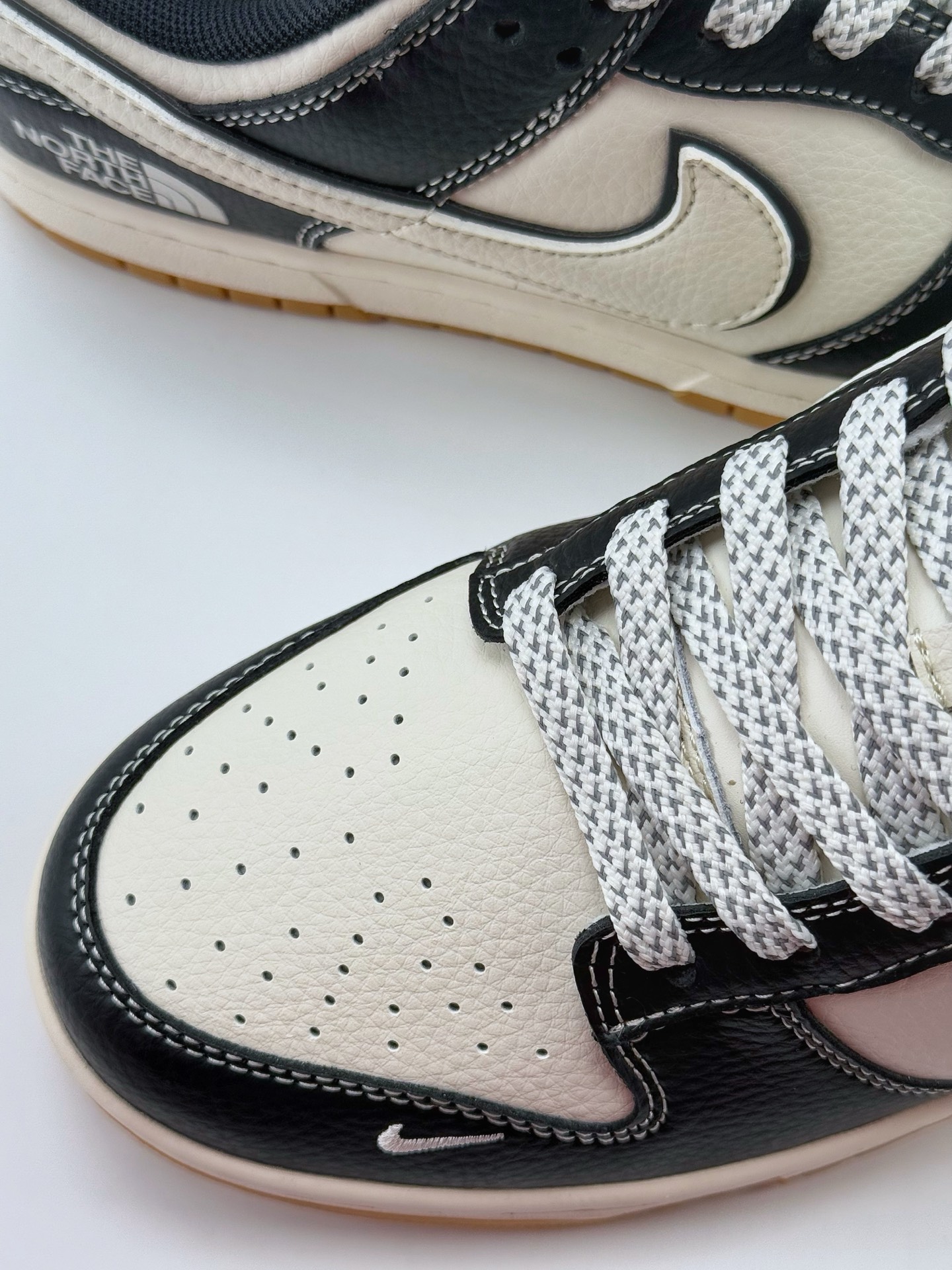 Nike SB Dunk Low x The North Face 白黑小钩满天星  XX3168-119