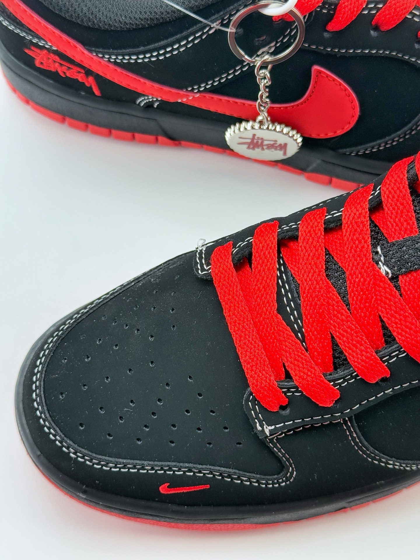 Nike SB Dunk Low x Stussy 黑红小钩 KK1333-028