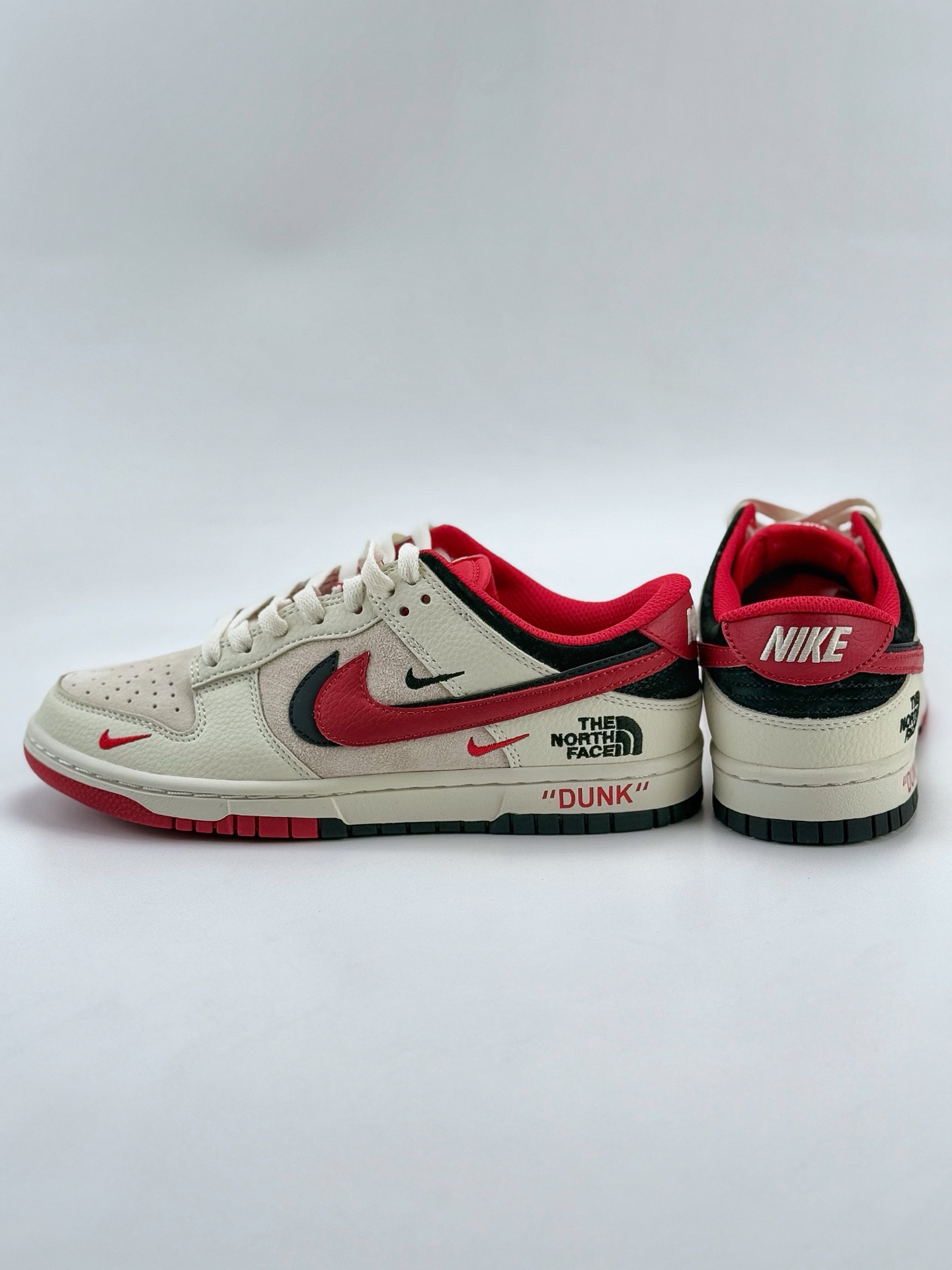 Nike SB Dunk Low x The North Face 白黑红双钩  DJ2024-127