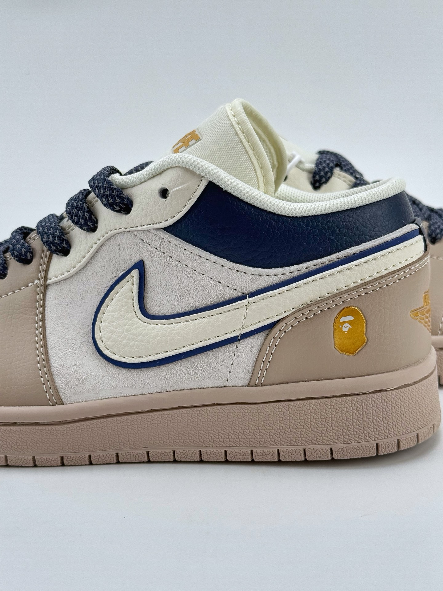 Air Jordan 1 Retro Low x BAPE 米灰蓝满天星 XF8698-036