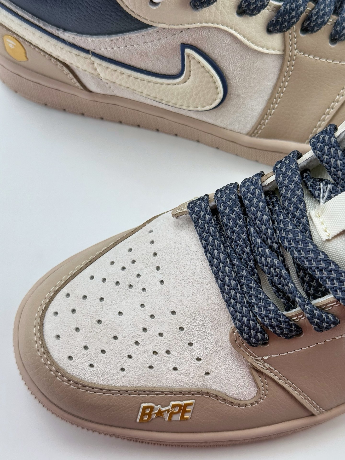 Air Jordan 1 Retro Low x BAPE 米灰蓝满天星 XF8698-036