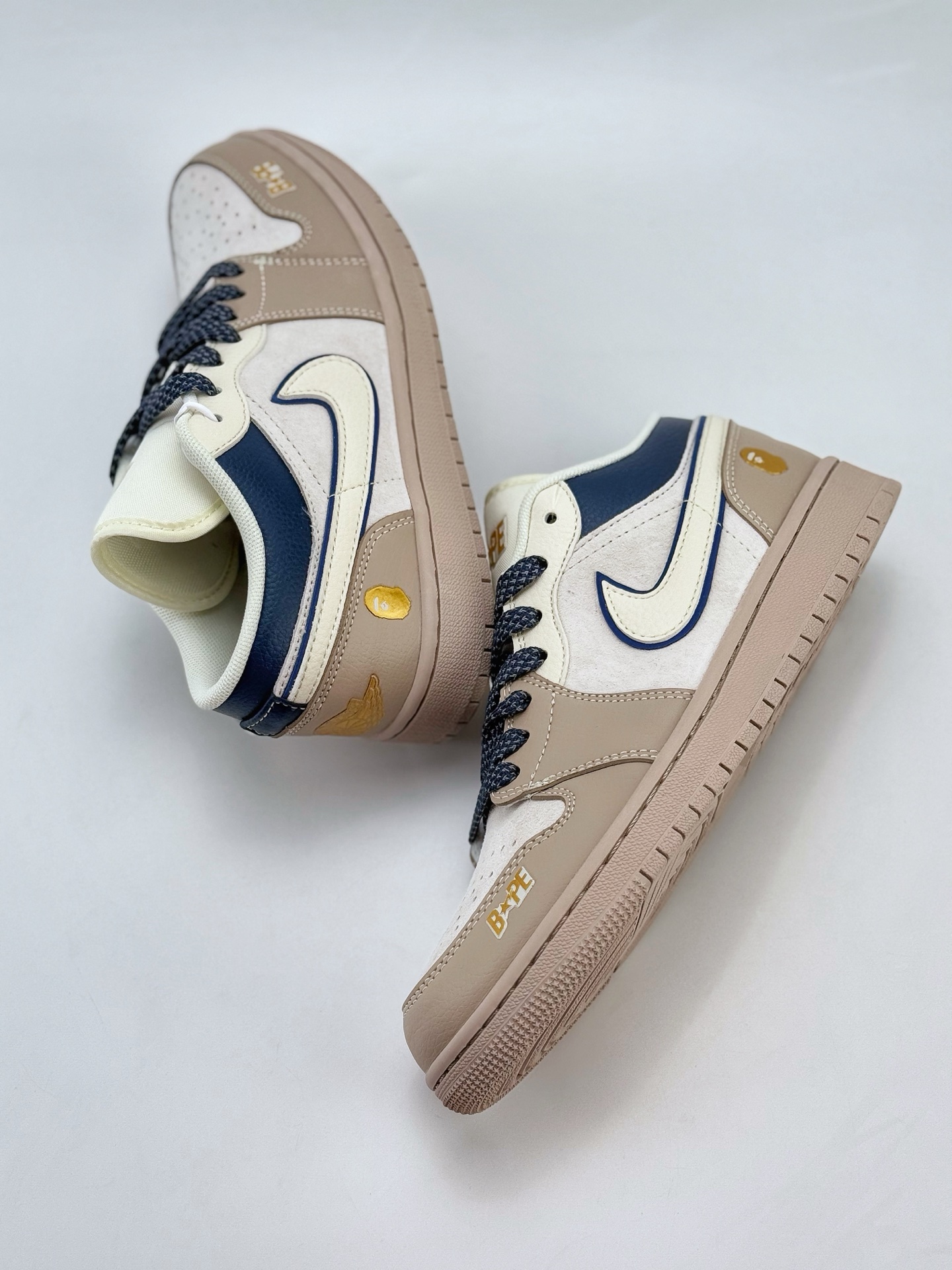 Air Jordan 1 Retro Low x BAPE 米灰蓝满天星 XF8698-036