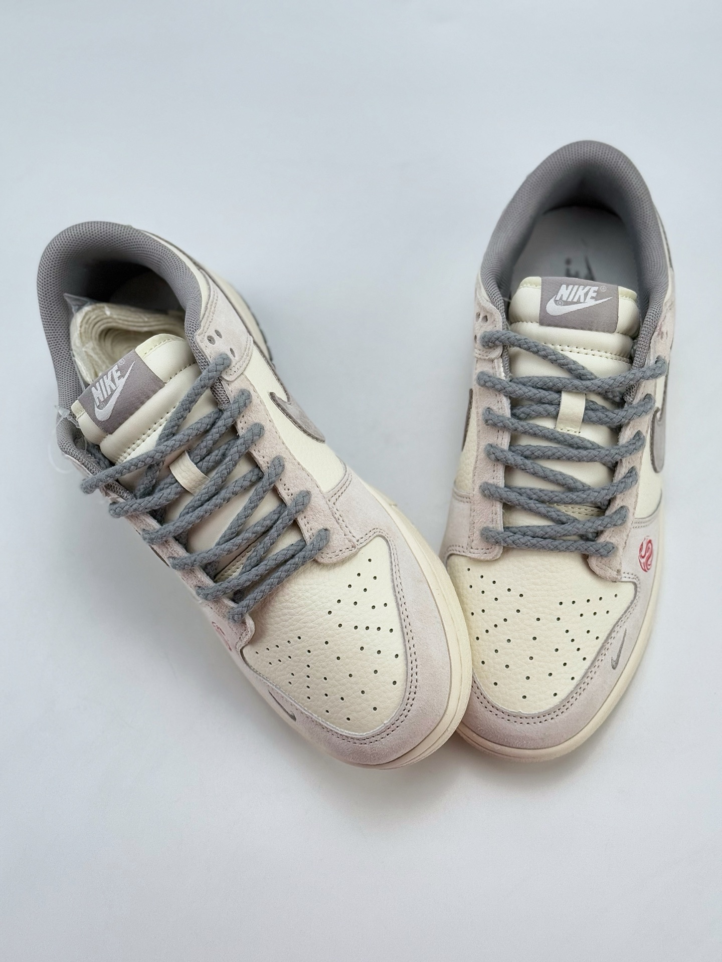 Nike SB Dunk Low x Bearbrick 白灰麻绳鞋带  YX5066-250