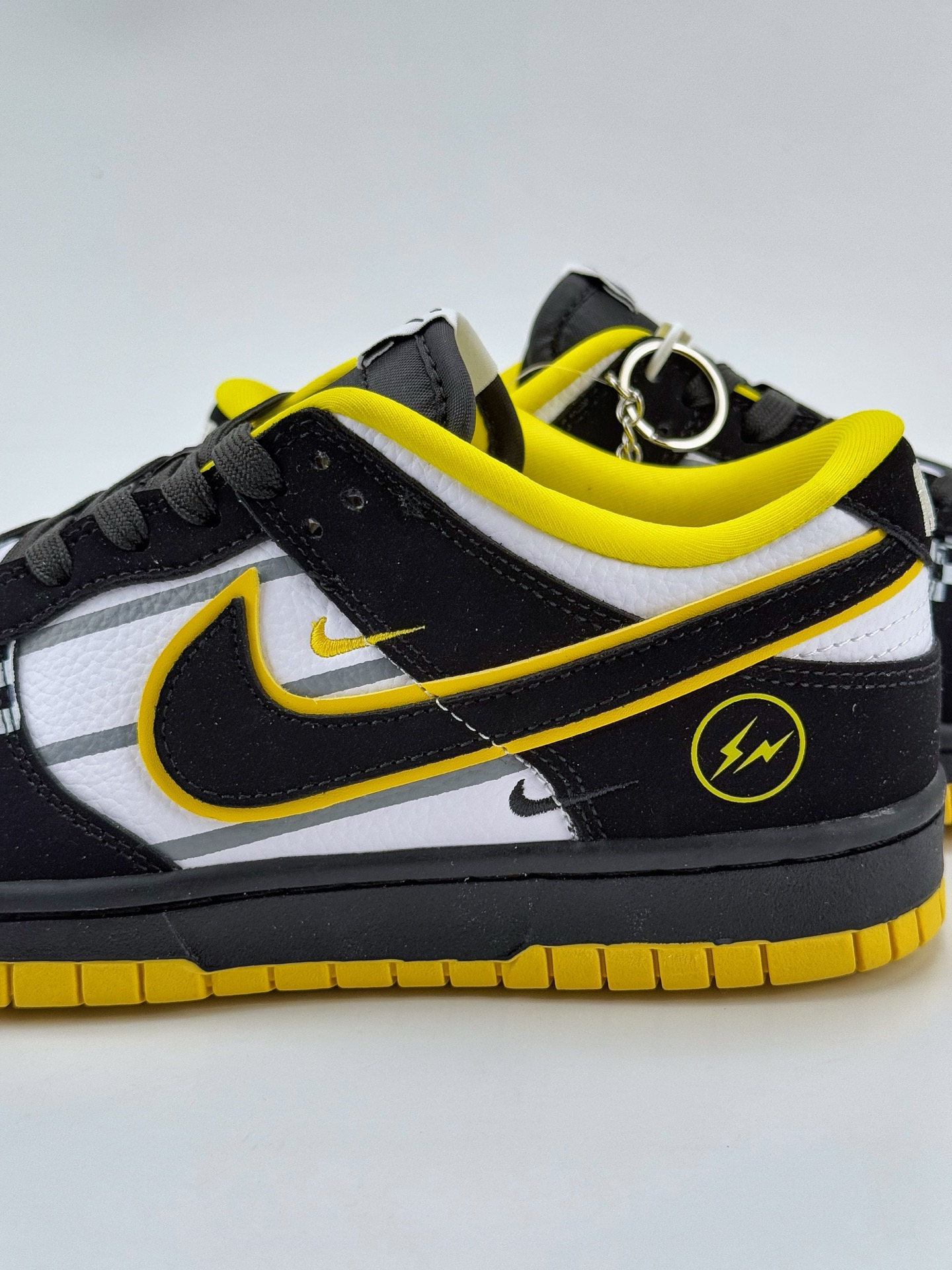 Nike Air Force 1 Low 07 x Fragment Design 白黑黄小钩  KK1333-026