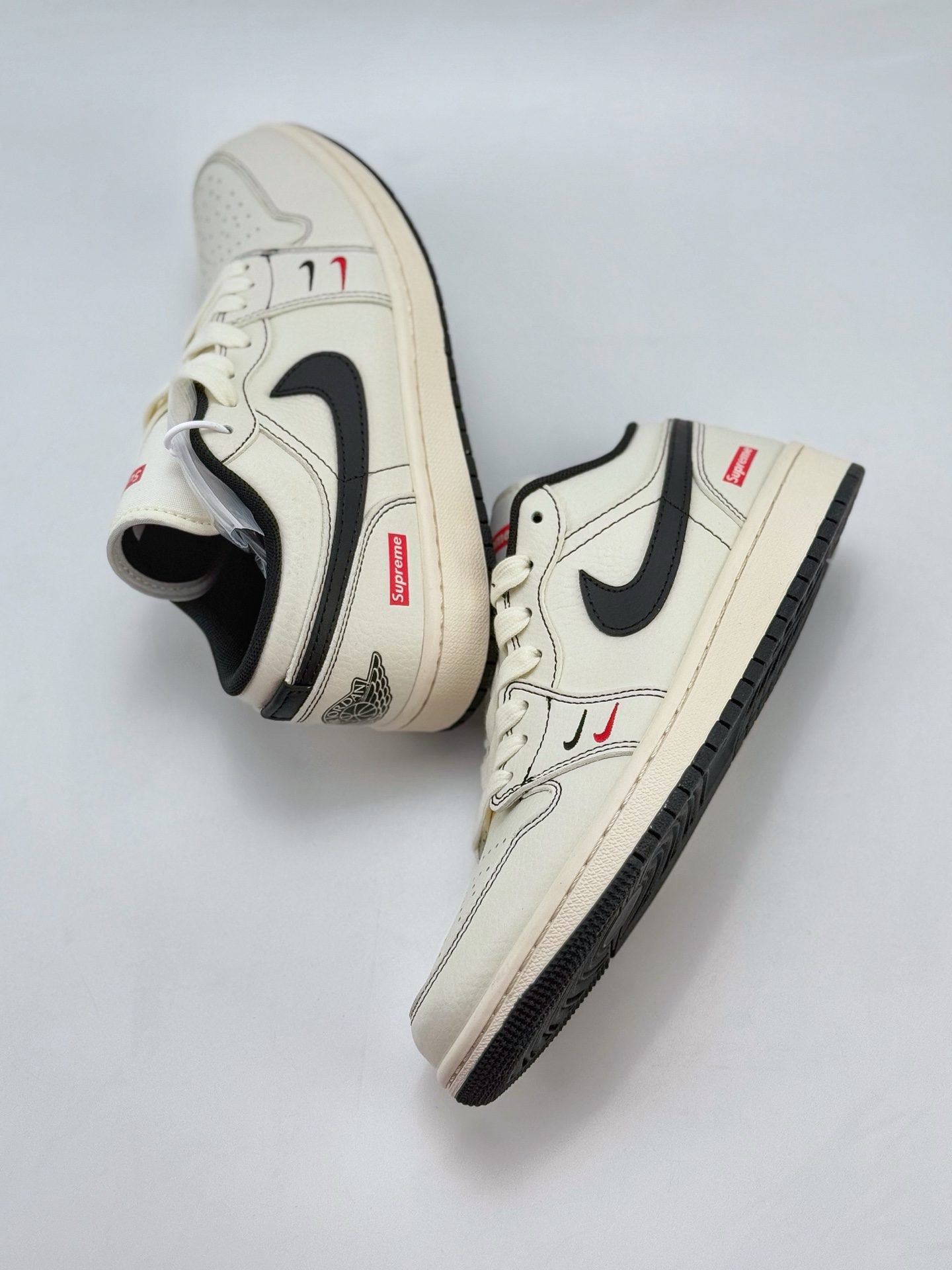Air Jordan 1 Retro Low x Supreme 白黑双小钩 XX3318-108