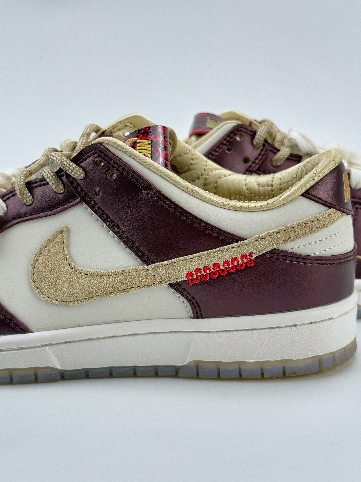 Nike SB Dunk Low CNY ”Year Of The Snake” LX CN 中国年 蛇年 白金红  HV5991-171