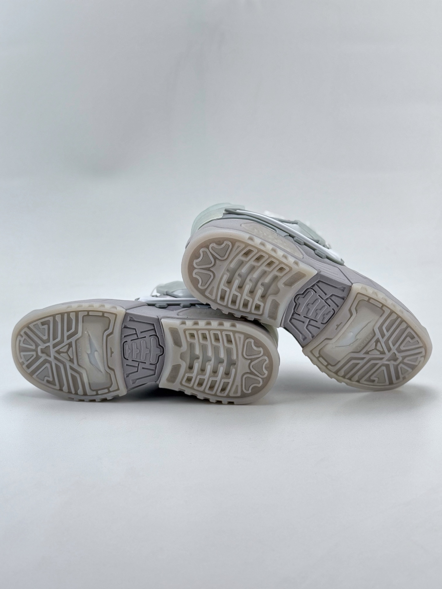 Nike Dunk x RTFKT Genesis ”Ghost” 灰色  HQ3034-001