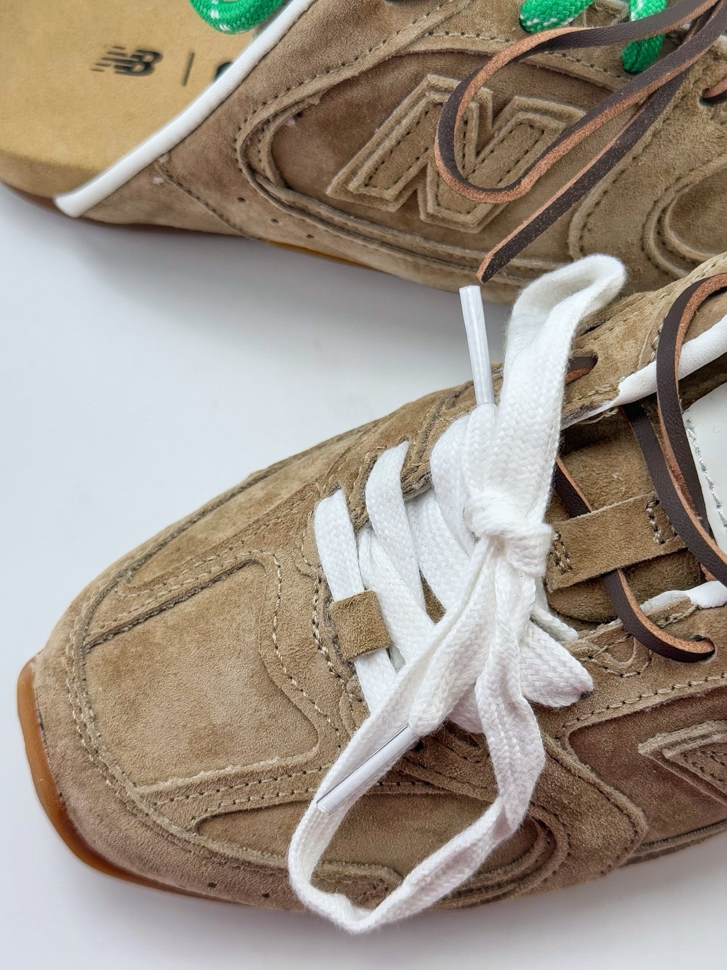 New Balance x Miumiu 缪缪联名 半拖系列 24s联名款运动鞋