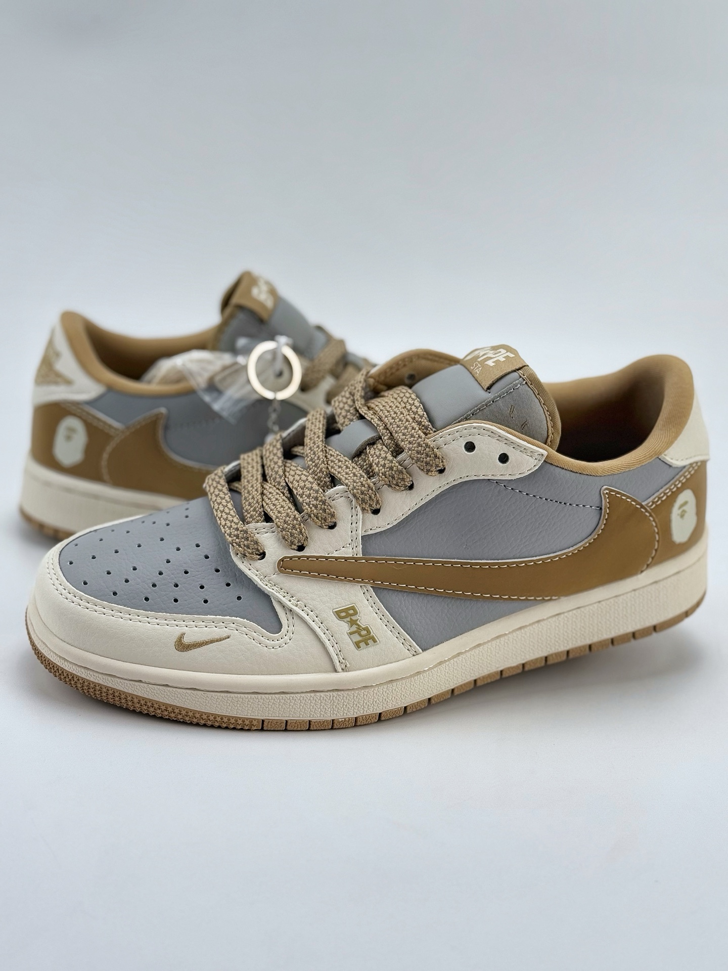 Travis Scott x Nike Air Jordan 1 Low x BAPE Air Jordan 1 Low 反转白灰黄小钩满天星倒钩  BB6511-623
