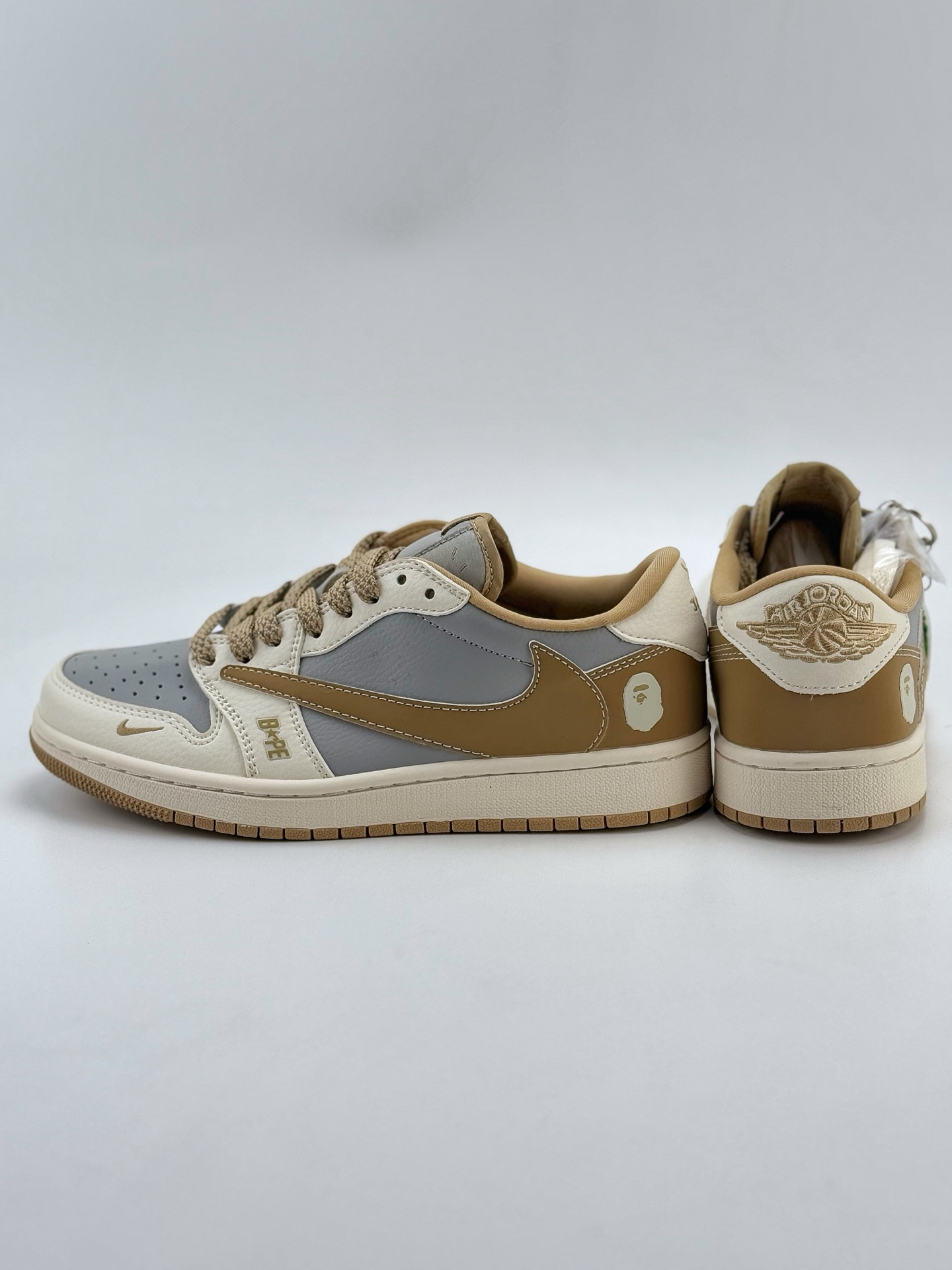 Travis Scott x Nike Air Jordan 1 Low x BAPE Air Jordan 1 Low 反转白灰黄小钩满天星倒钩  BB6511-623