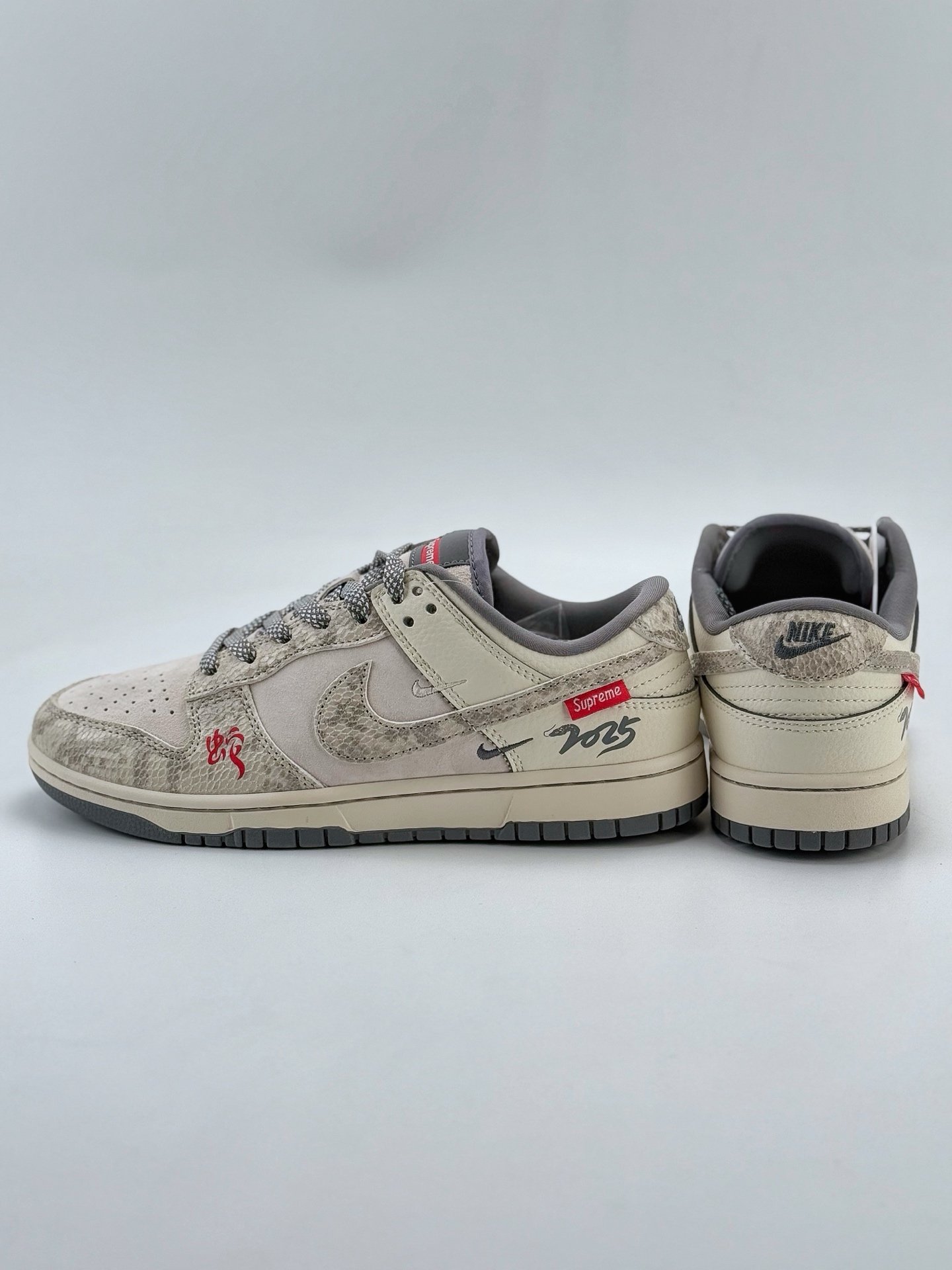 Nike SB Dunk Low x Supreme 蛇年限定 白灰小钩满天星  XS1086-019