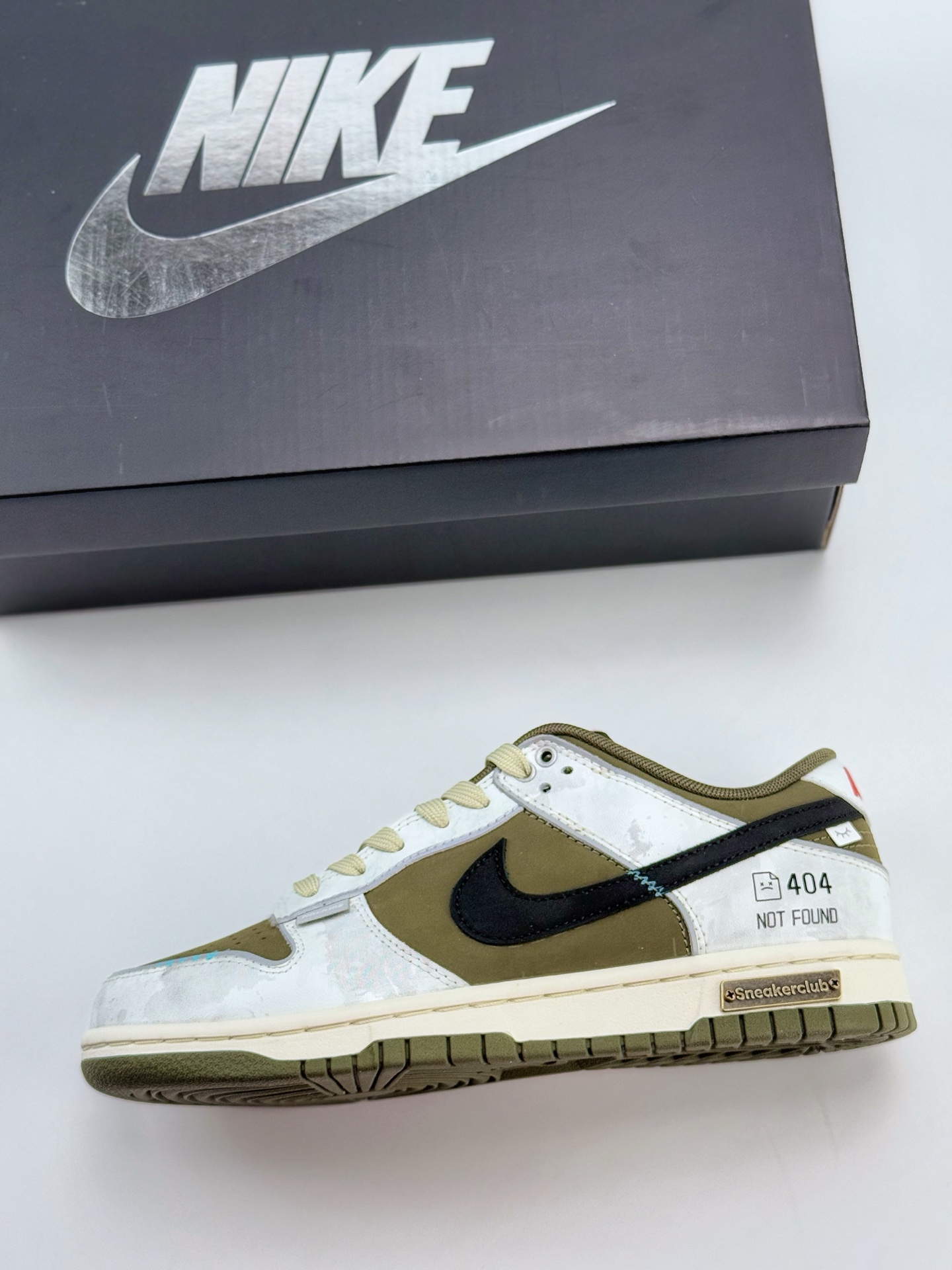 Nike SB Dunk Low x Anonymous Player 匿名玩家 军绿  GW1220-010
