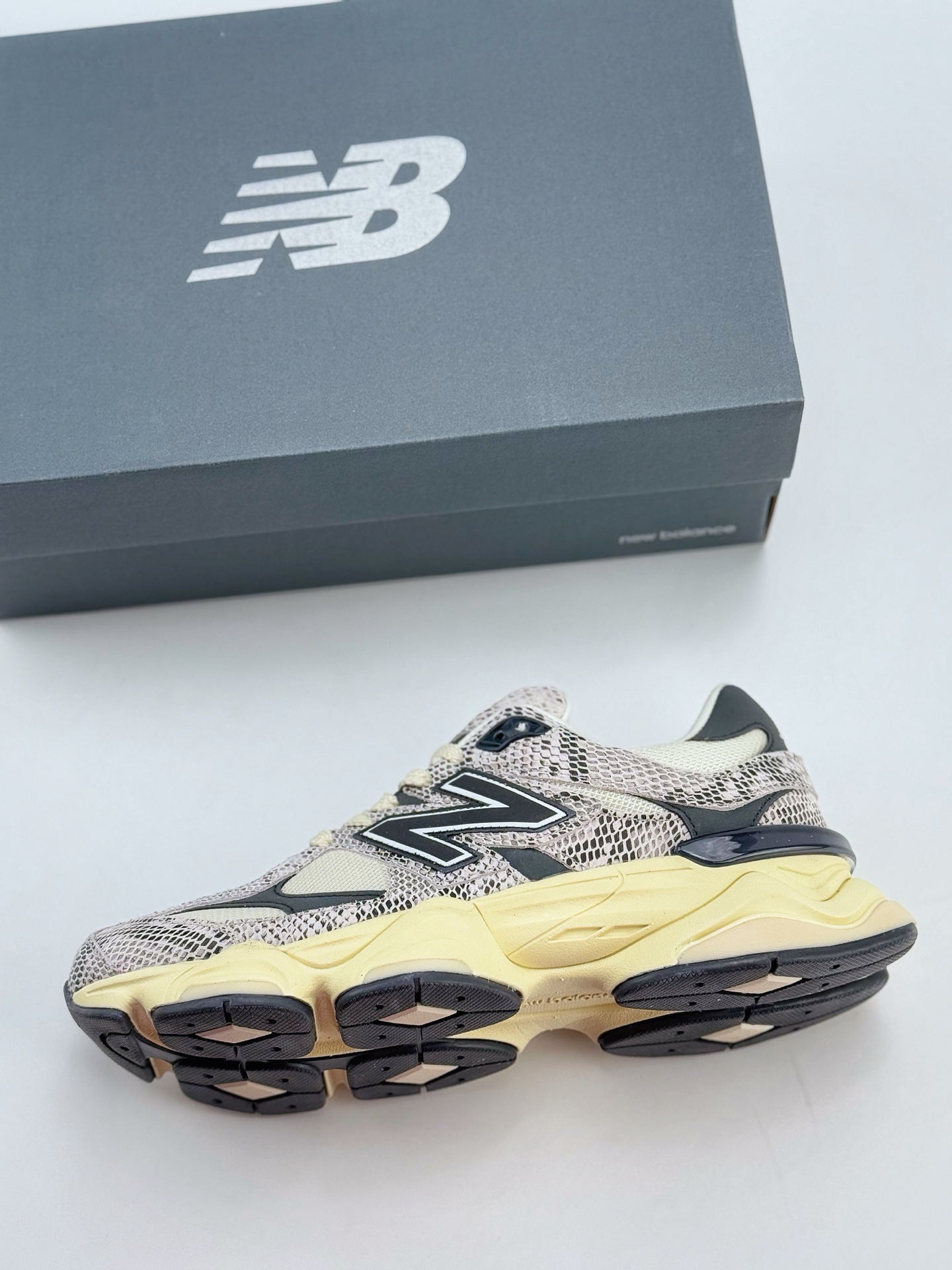 Joe Freshgoods x New Balance 版本 NB9060 联名款 复古休闲运动慢跑鞋  U9060SNA