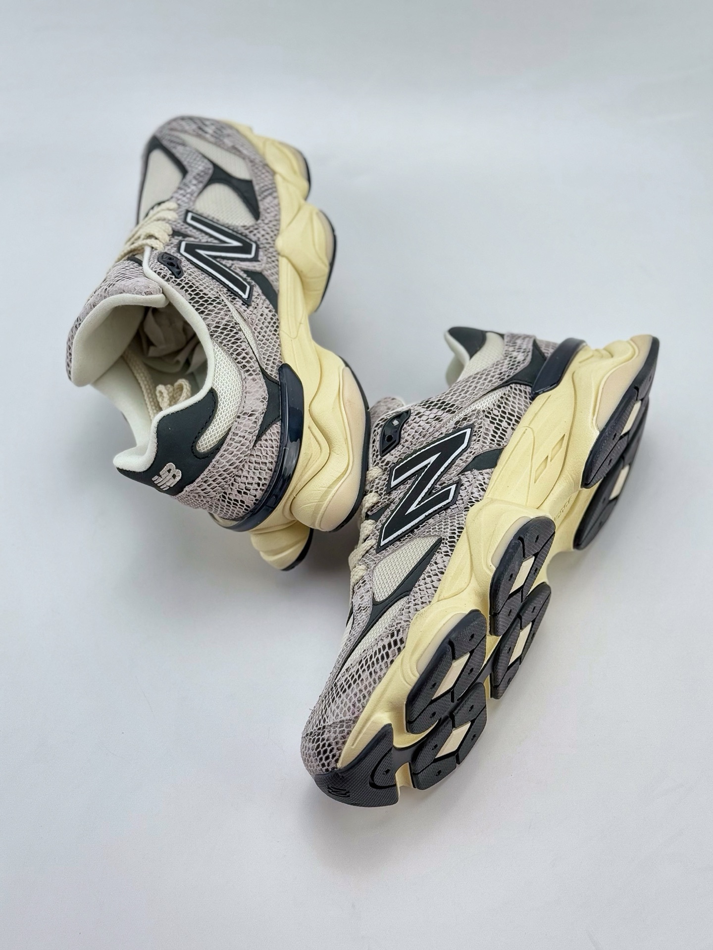 Joe Freshgoods x New Balance 版本 NB9060 联名款 复古休闲运动慢跑鞋  U9060SNA