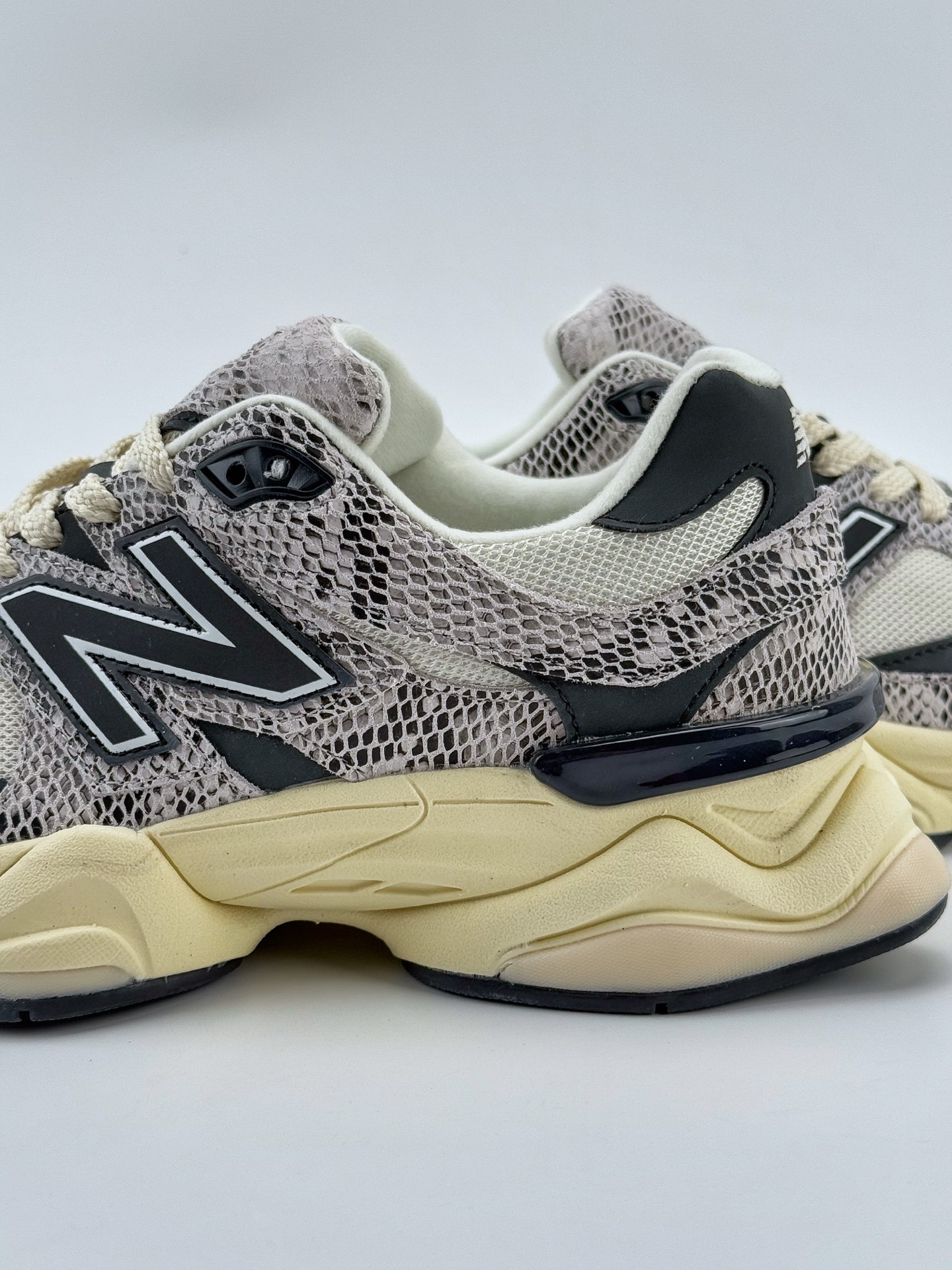 Joe Freshgoods x New Balance 版本 NB9060 联名款 复古休闲运动慢跑鞋  U9060SNA