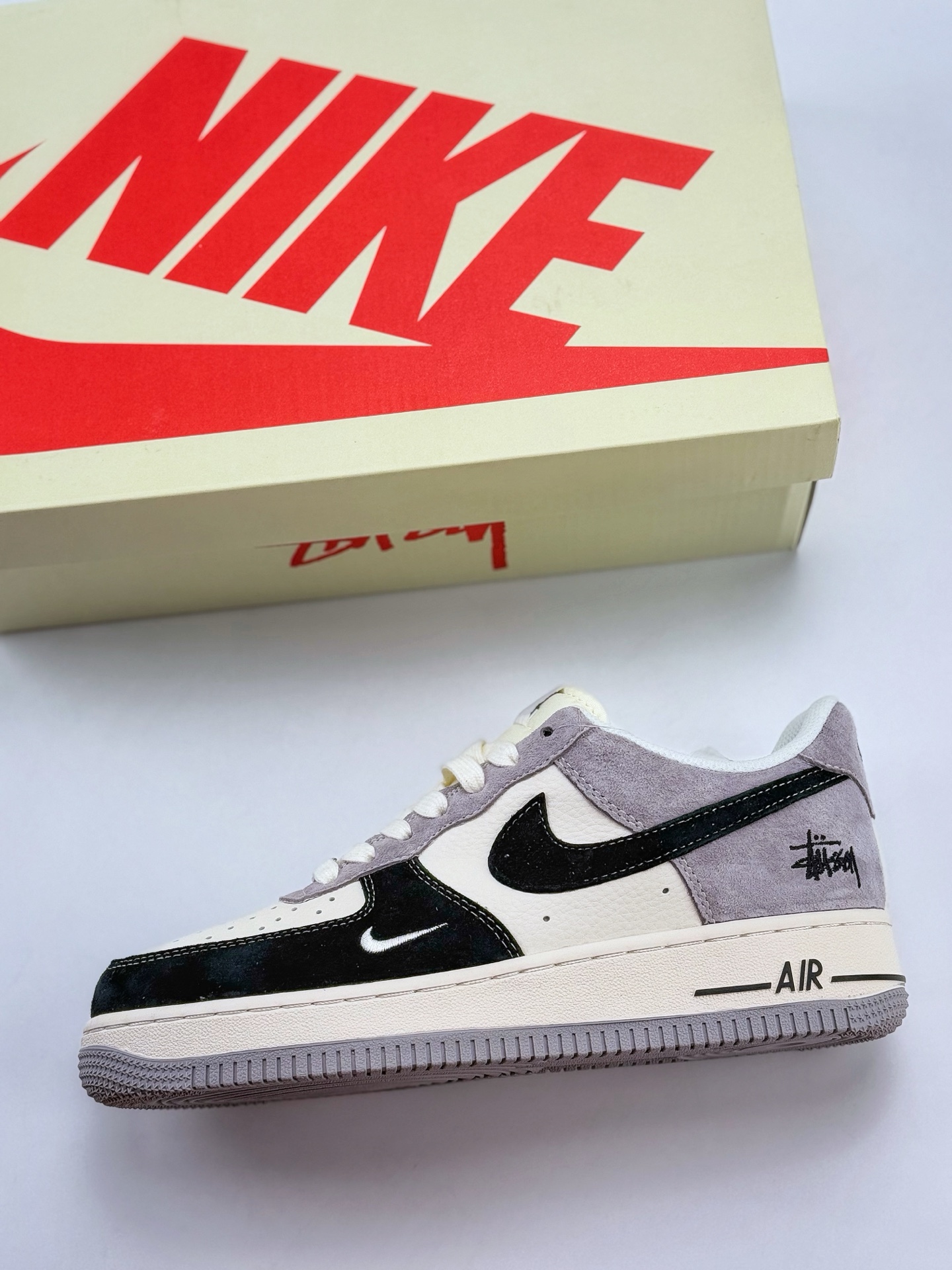 Nike Air Force 1 Low 07 x Stussy 白黑灰小钩 XZ6188-363