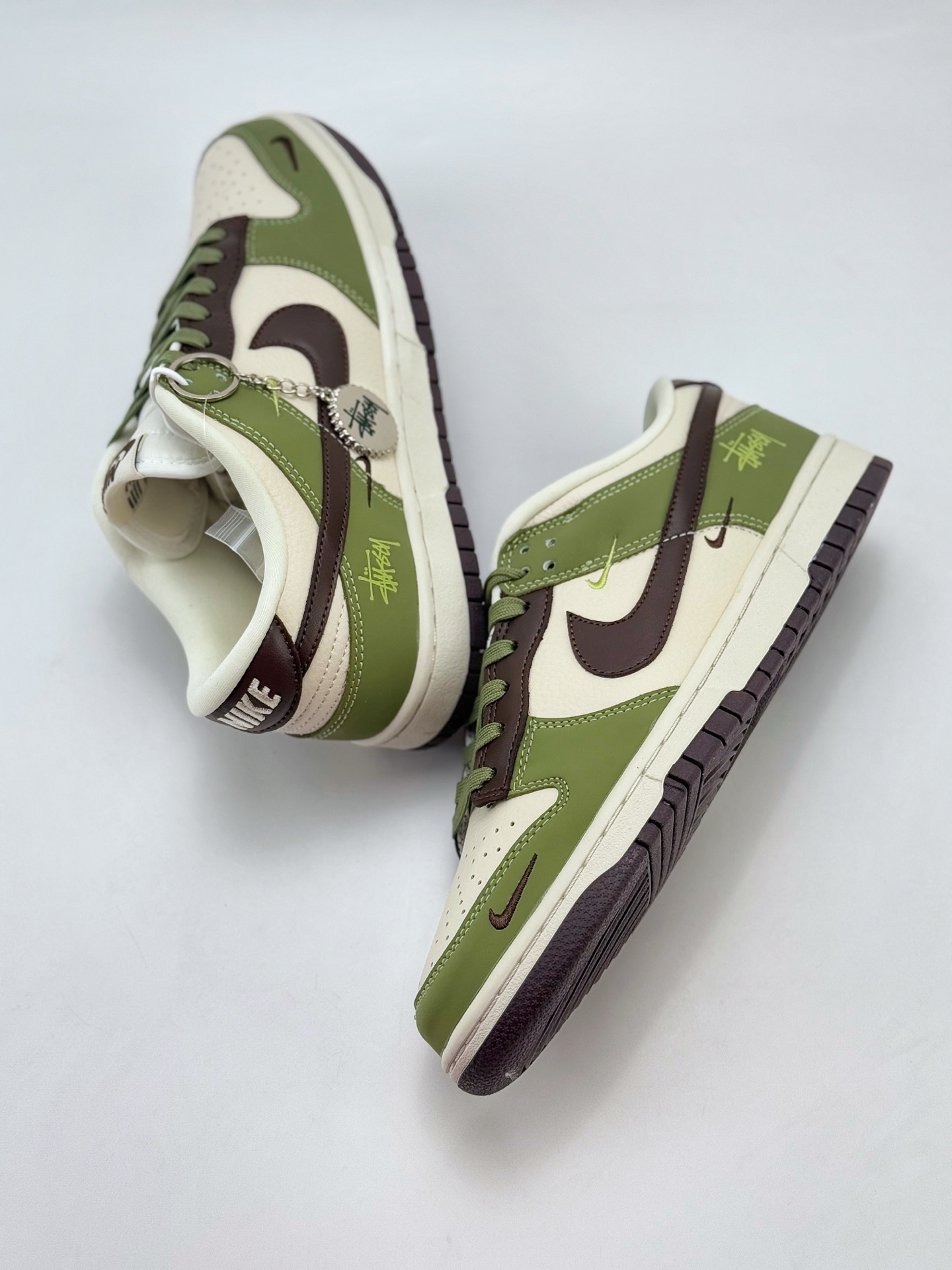 Nike SB Dunk Low x Stussy 白棕绿三小钩满天星  KK1333-020