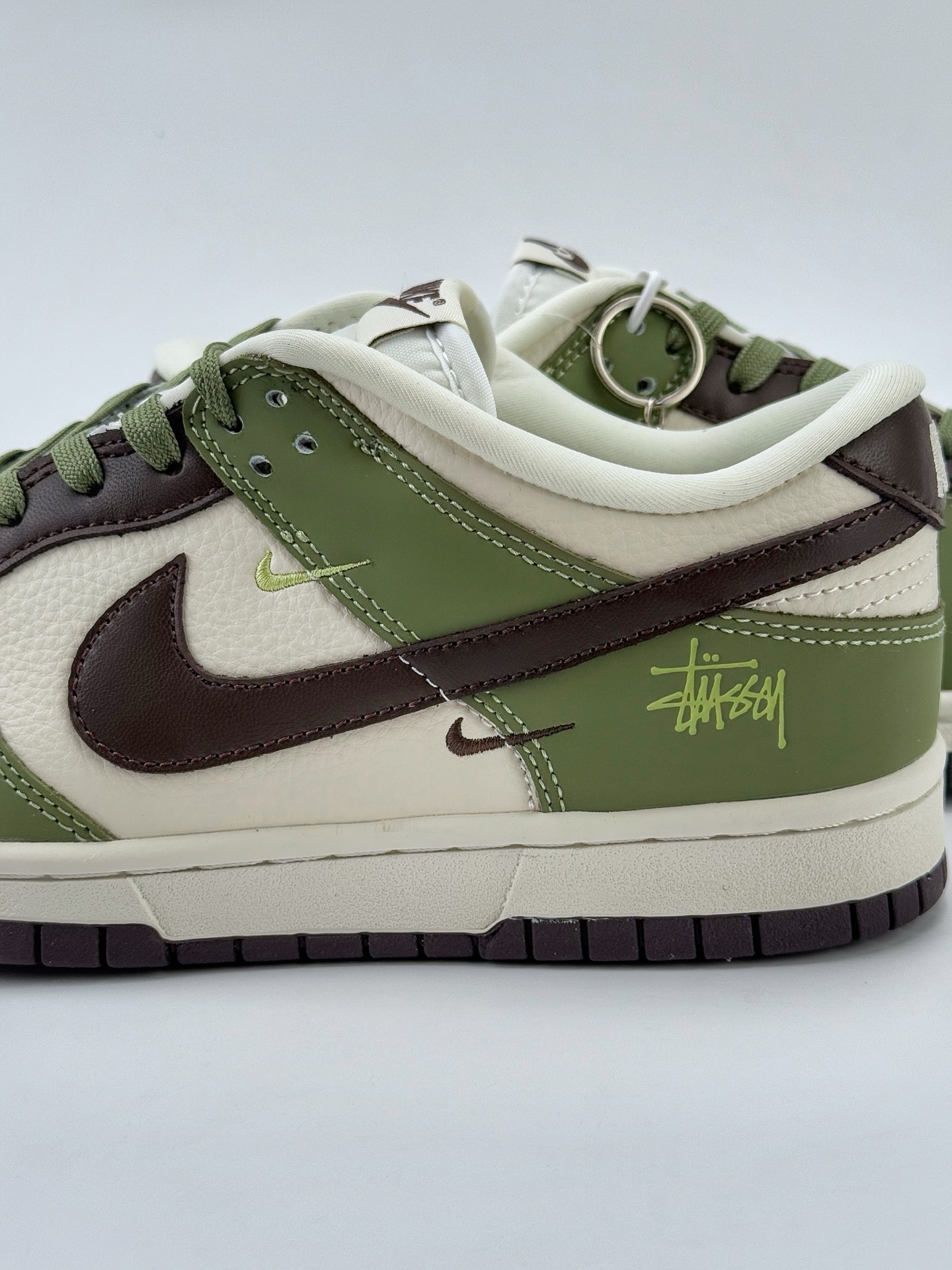 Nike SB Dunk Low x Stussy 白棕绿三小钩满天星  KK1333-020