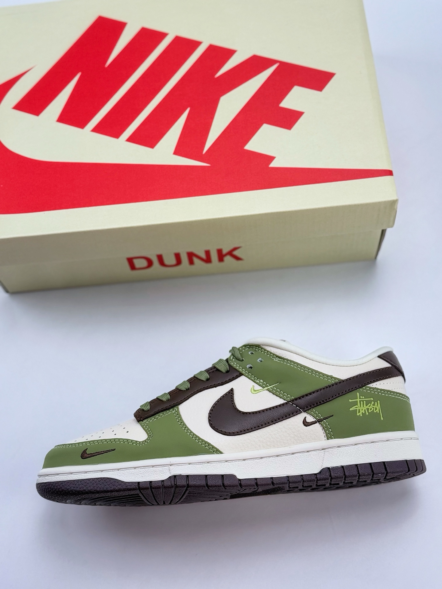 Nike SB Dunk Low x Stussy 白棕绿三小钩满天星  KK1333-020