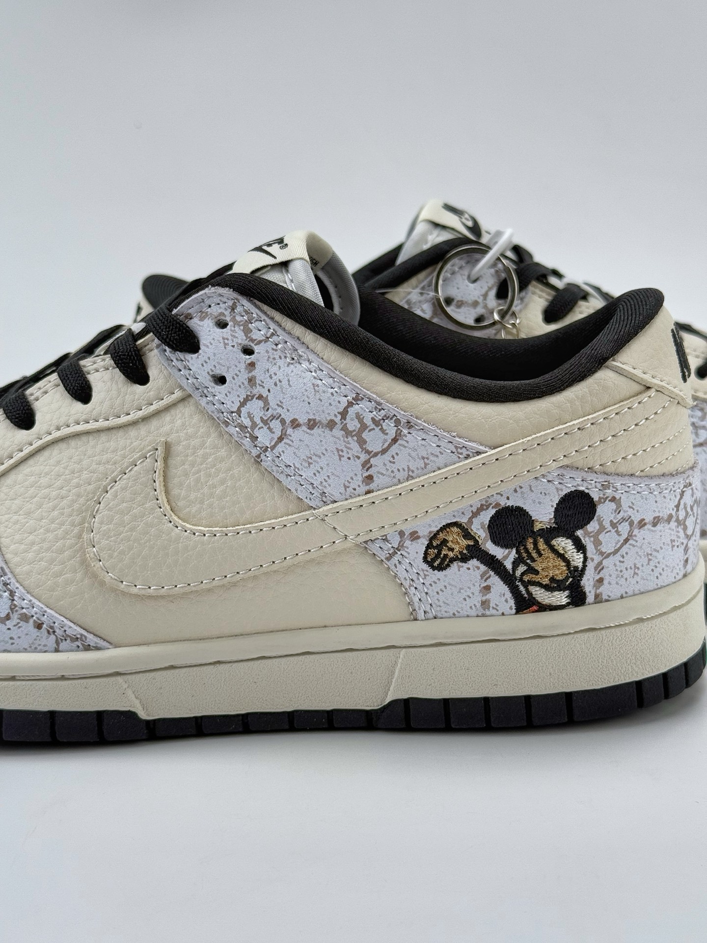 Nike SB Dunk Low x GUCCI 白灰黑米奇  LW1818-112