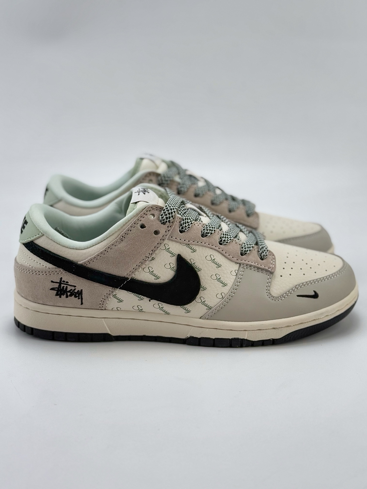 Nike SB Dunk Low x Stussy 白灰黑小钩满天星  XX2025-901