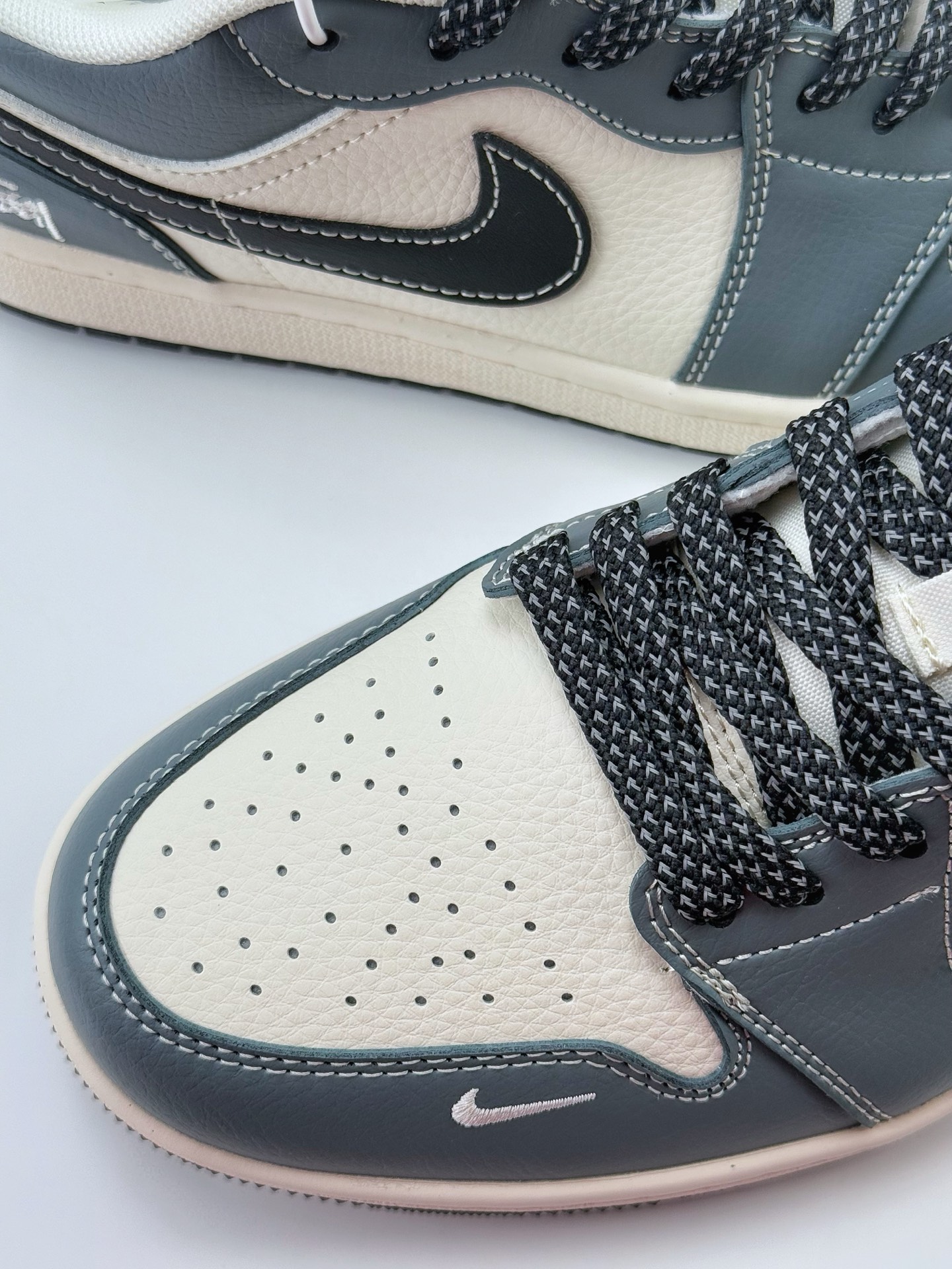 Air Jordan 1 Retro Low x Stussy 白青黑小钩满天星  XX3318-506