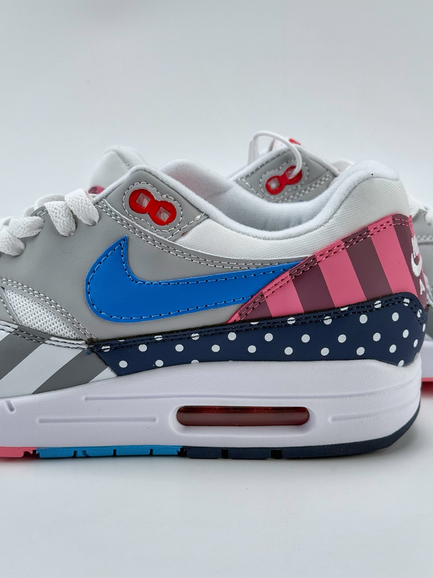 Nike Air Max 1 x Parra 白粉 复古休闲跑步鞋  AT3057-100
