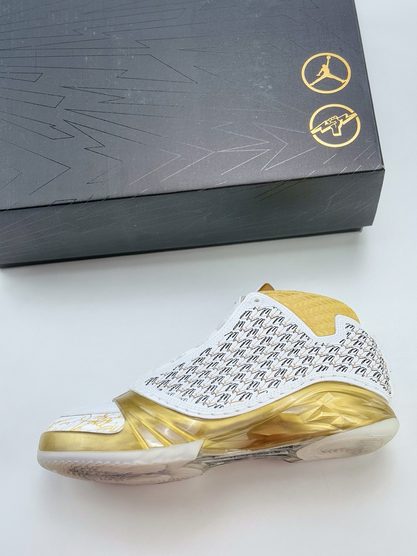 Air Jordan 23 Trophy Room AJ23 乔丹23代 高邦 白金色 乔丹篮球鞋系列  853336-123