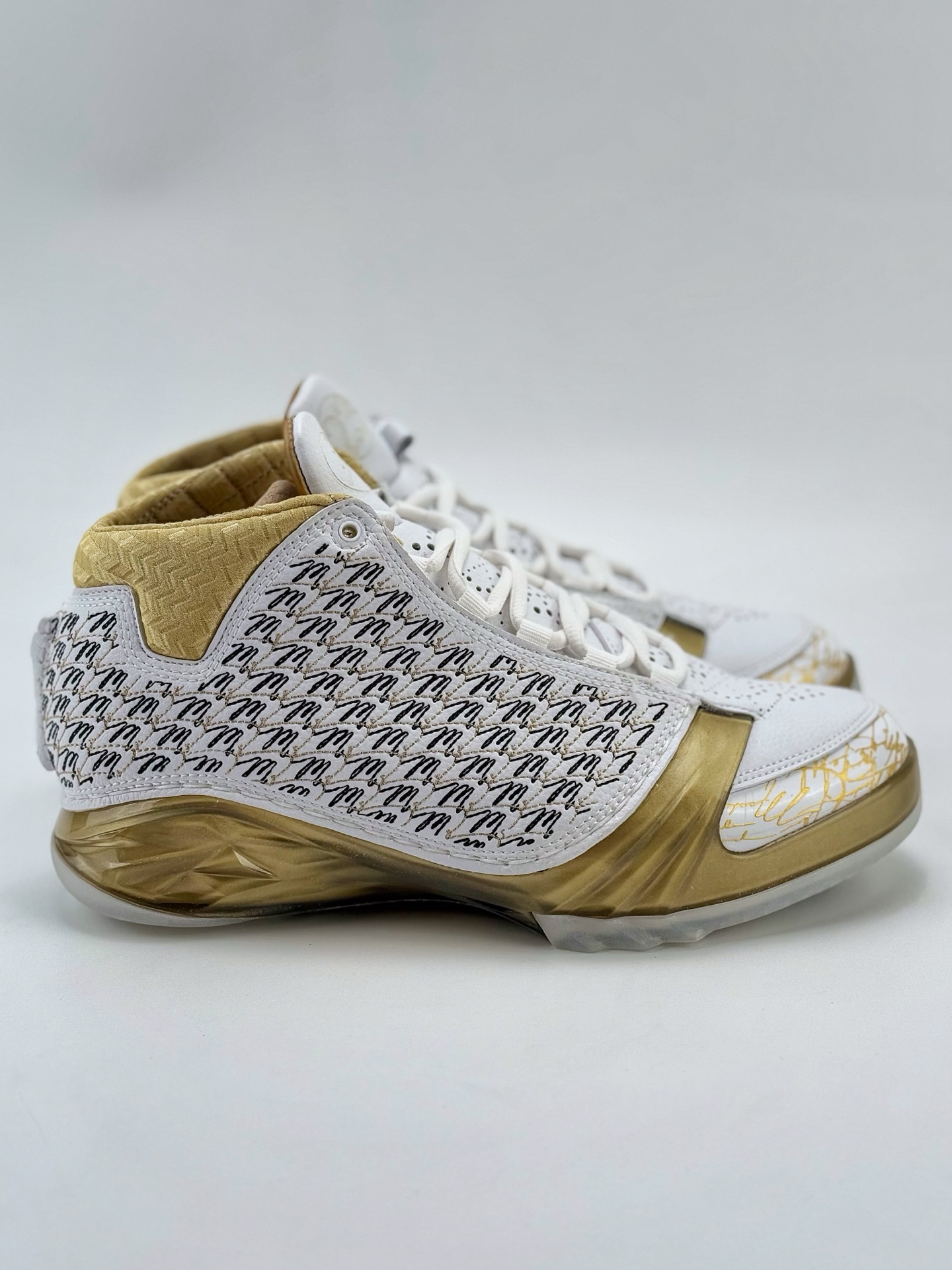 Air Jordan 23 Trophy Room AJ23 乔丹23代 高邦 白金色 乔丹篮球鞋系列  853336-123