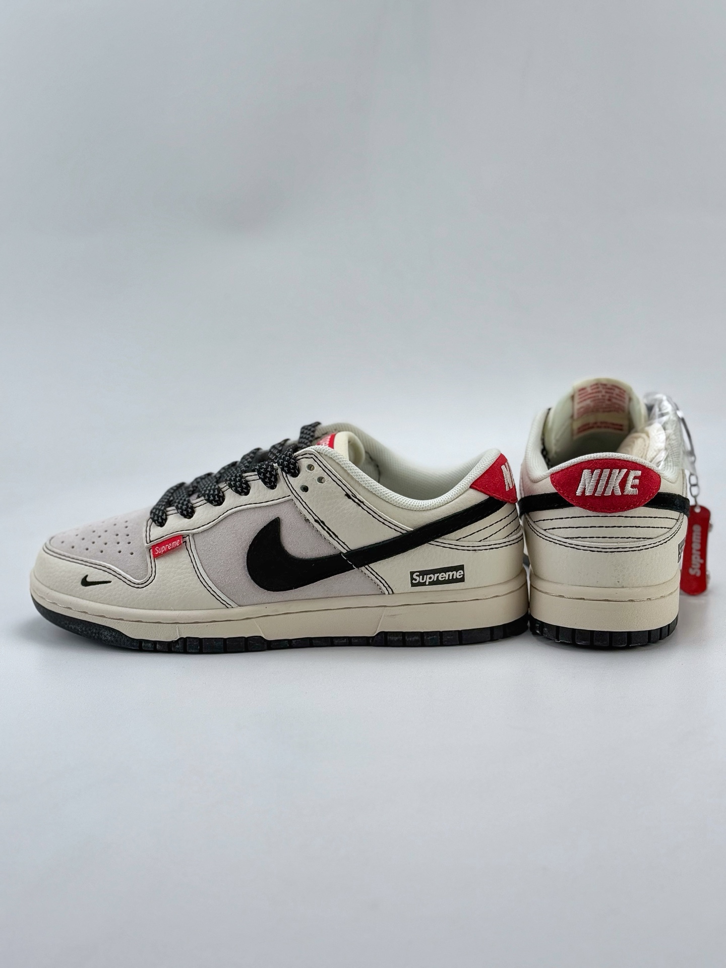 Nike SB Dunk Low x Supreme 白黑小钩满天星  BB7518-024