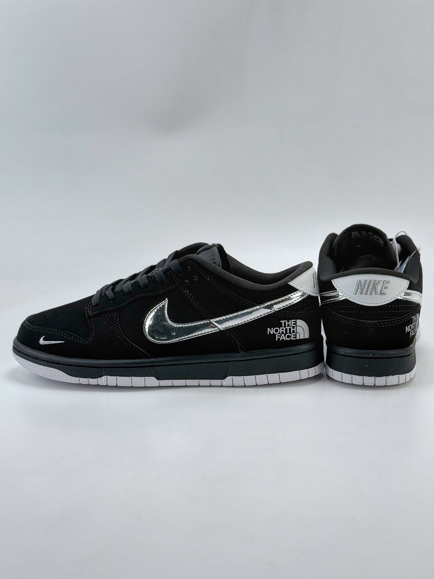 Nike SB Dunk Low x The North Face 黑银小钩 KK1333-024