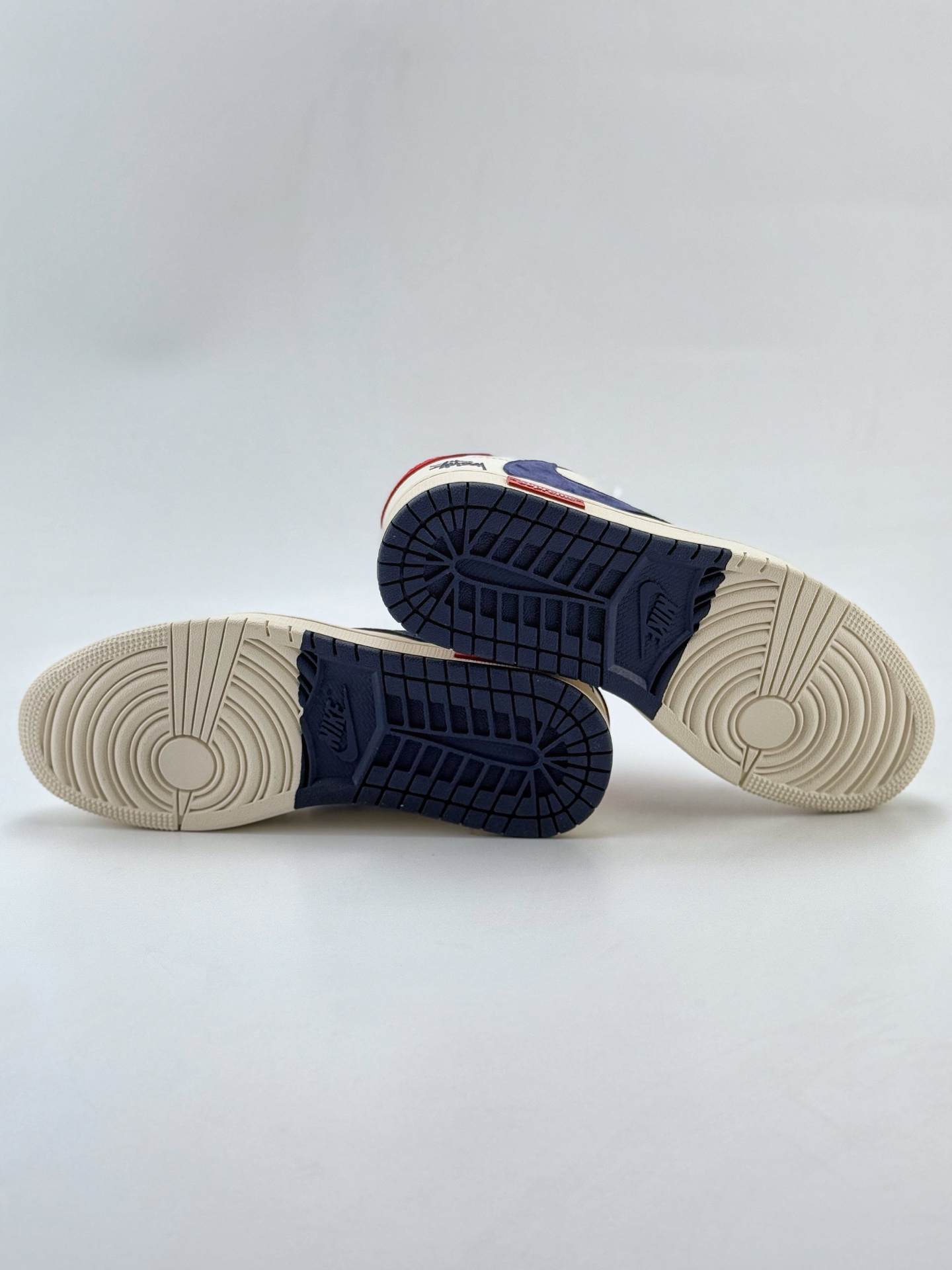 Travis Scott x Nike Air Jordan 1 Low x Stussy Air Jordan 1 Low 反转白红蓝小钩翻毛倒钩  SJ2068-147