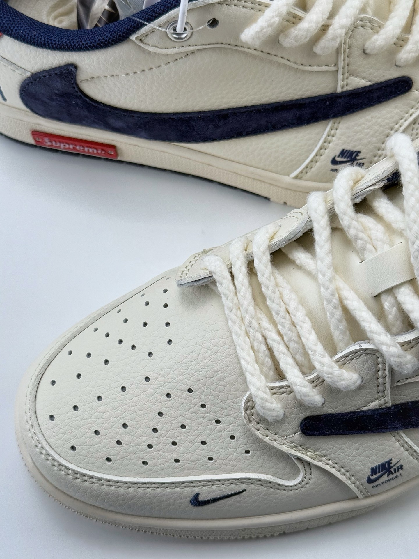 Travis Scott x Nike Air Jordan 1 Low x Stussy Air Jordan 1 Low 反转白红蓝小钩翻毛倒钩  SJ2068-147