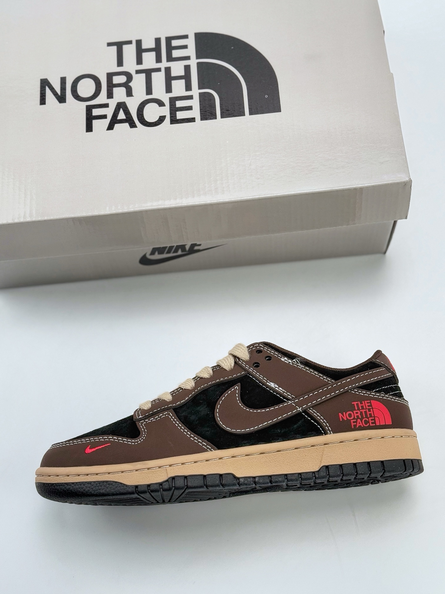 Nike SB Dunk Low x The North Face 棕黑红小钩  XX9928-028