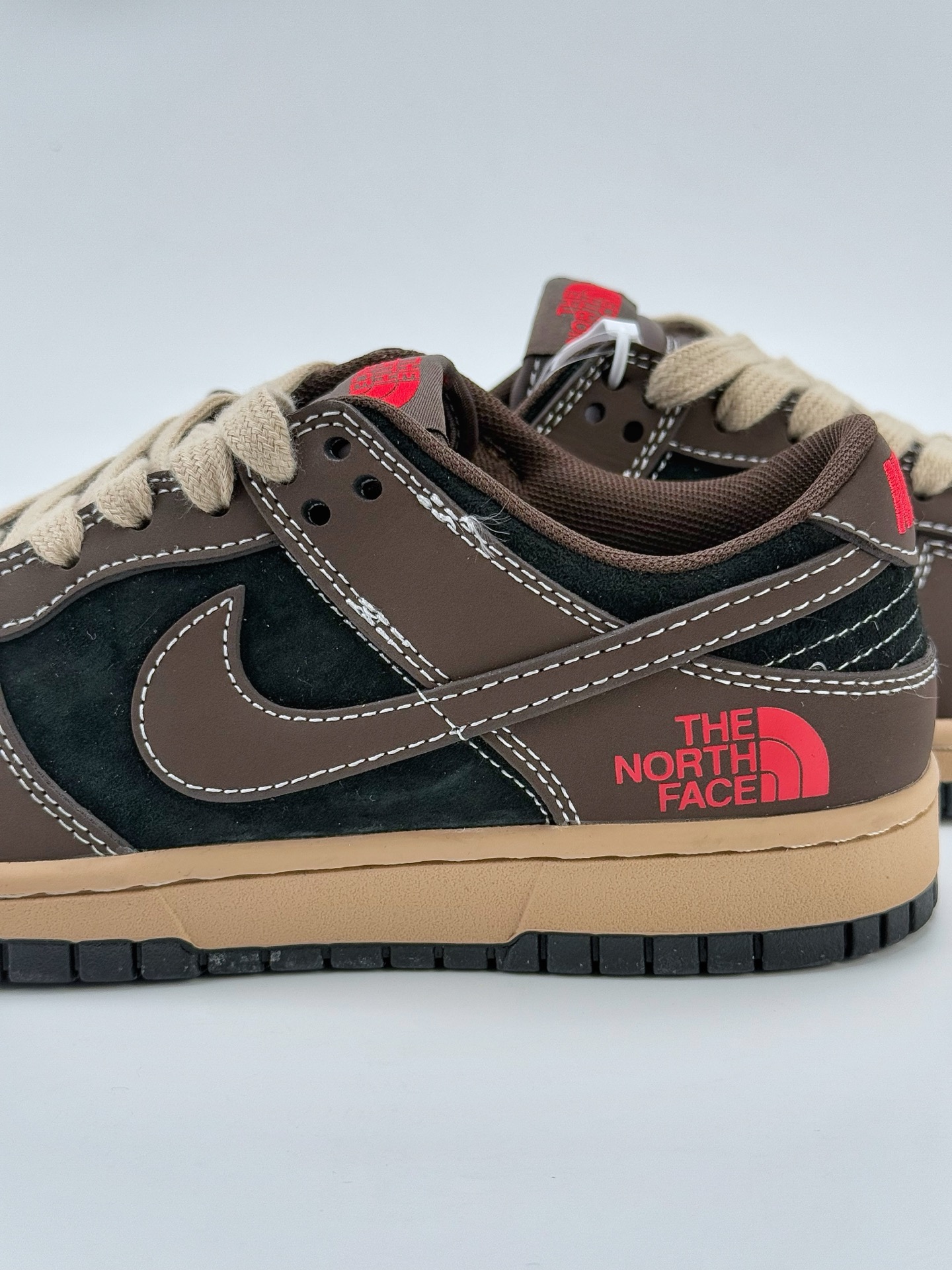 Nike SB Dunk Low x The North Face 棕黑红小钩  XX9928-028