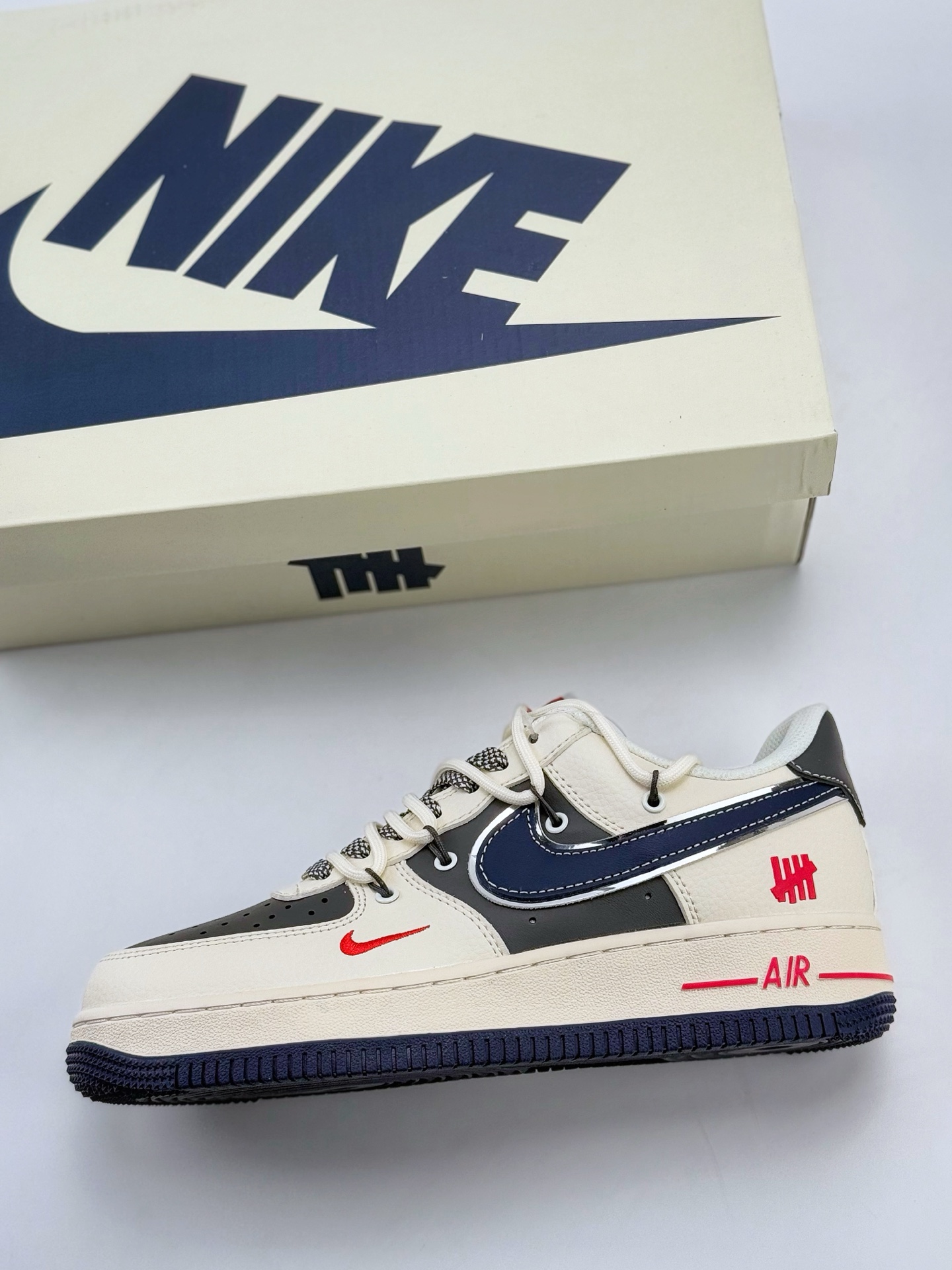 Nike Air Force 1 Low 07 x UNDEFEATED 白灰蓝小钩绑带满天星  SJ1198-103