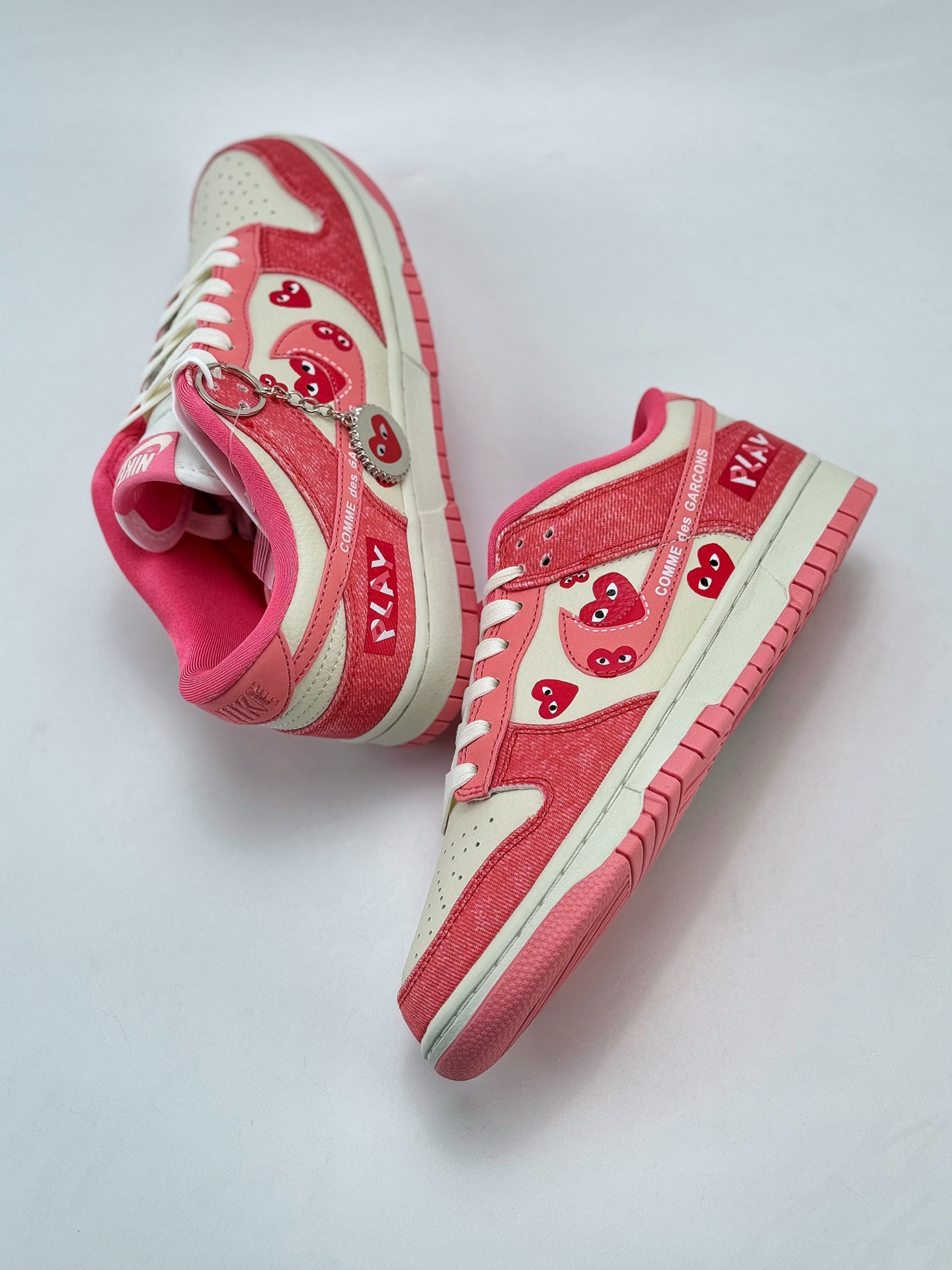 Nike SB Dunk Low x Comme des Garcons 川久粉白  KK1333-023